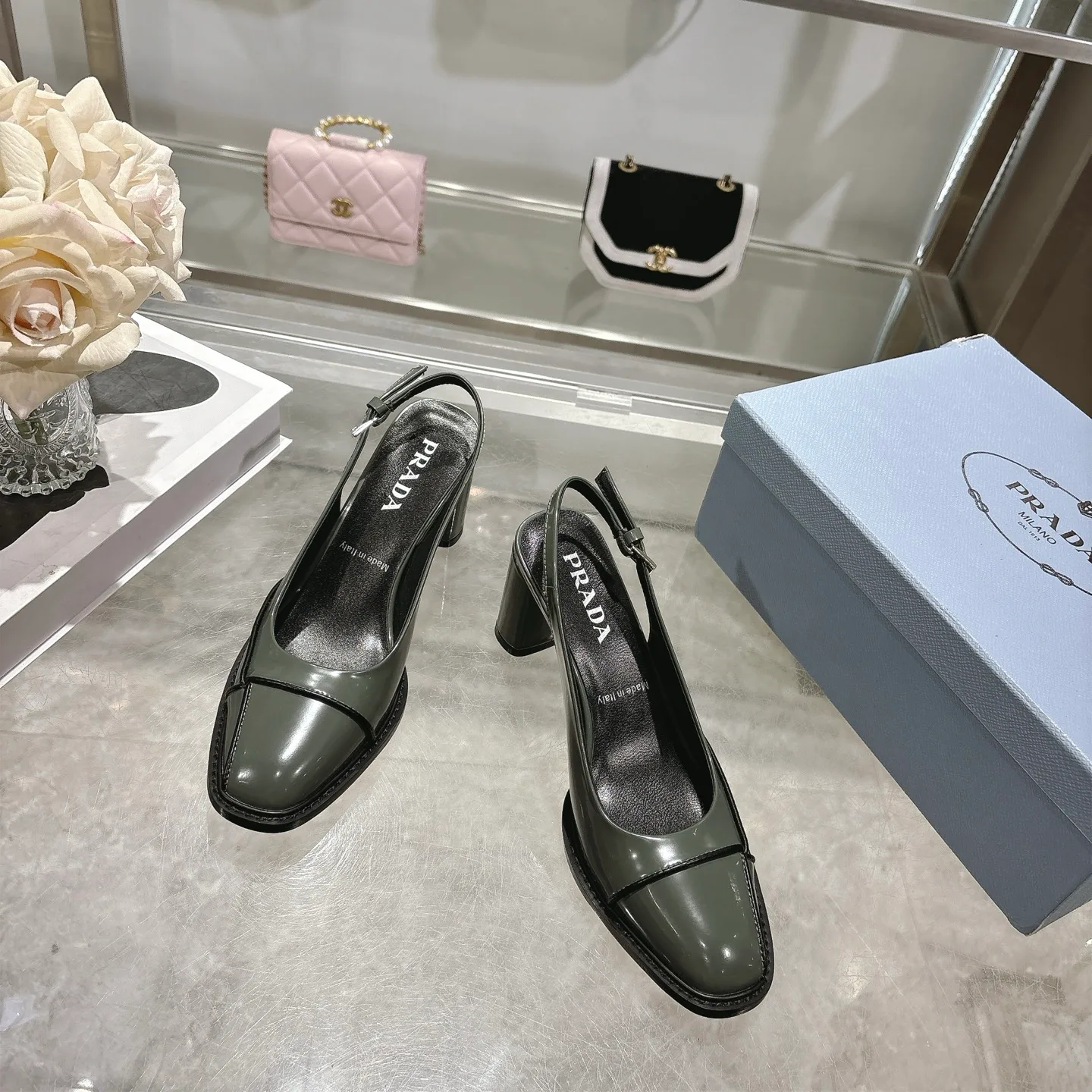 Босоножки Женские Prada 18104779