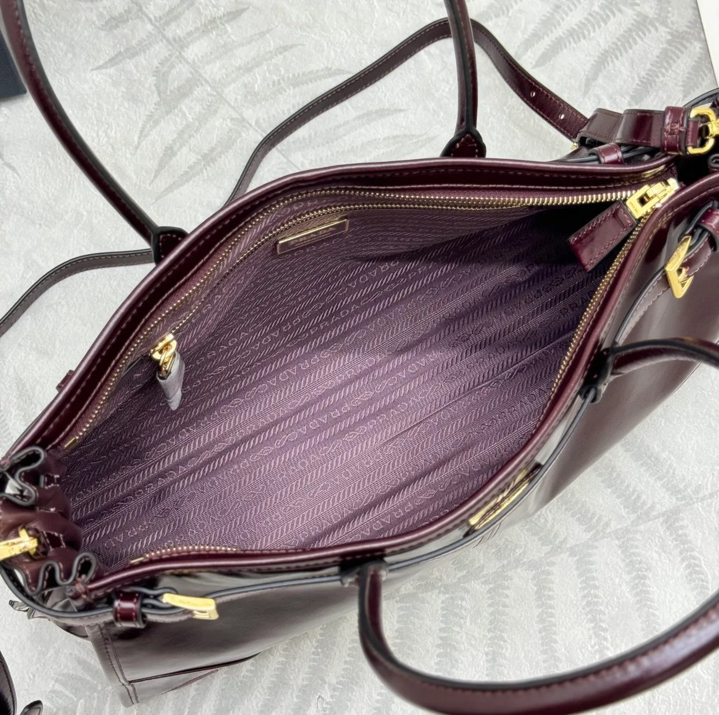 Классические Сумки Женские Prada 11462542