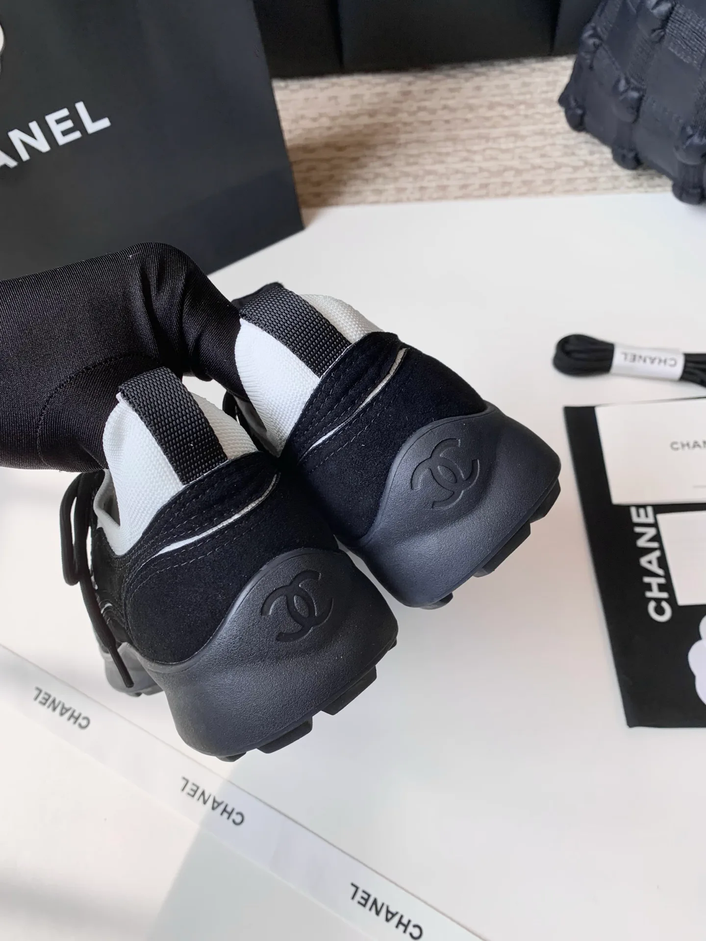 Кроссовки Женские Chanel 17990423
