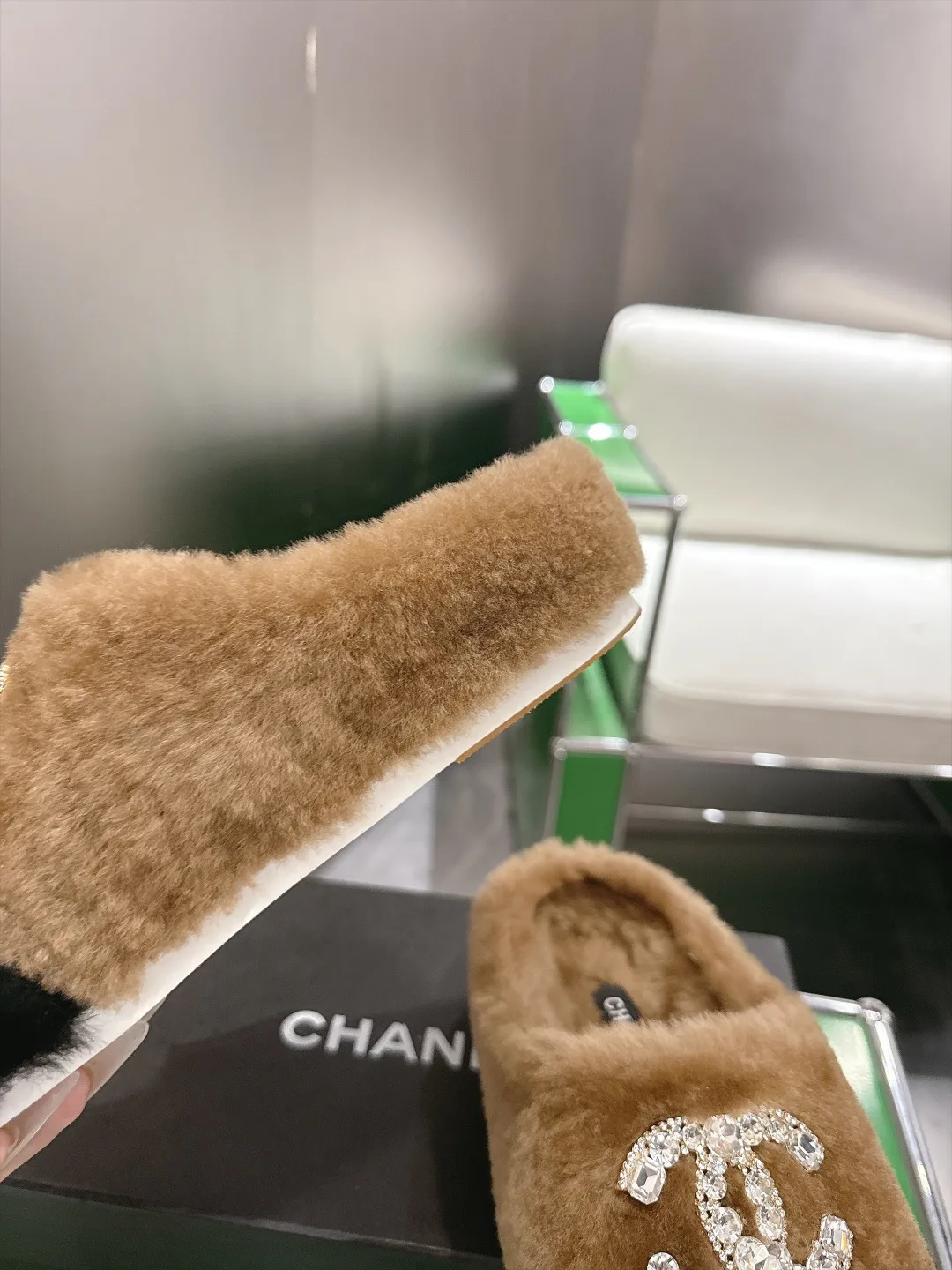 Тапочки Женские Chanel 18053386