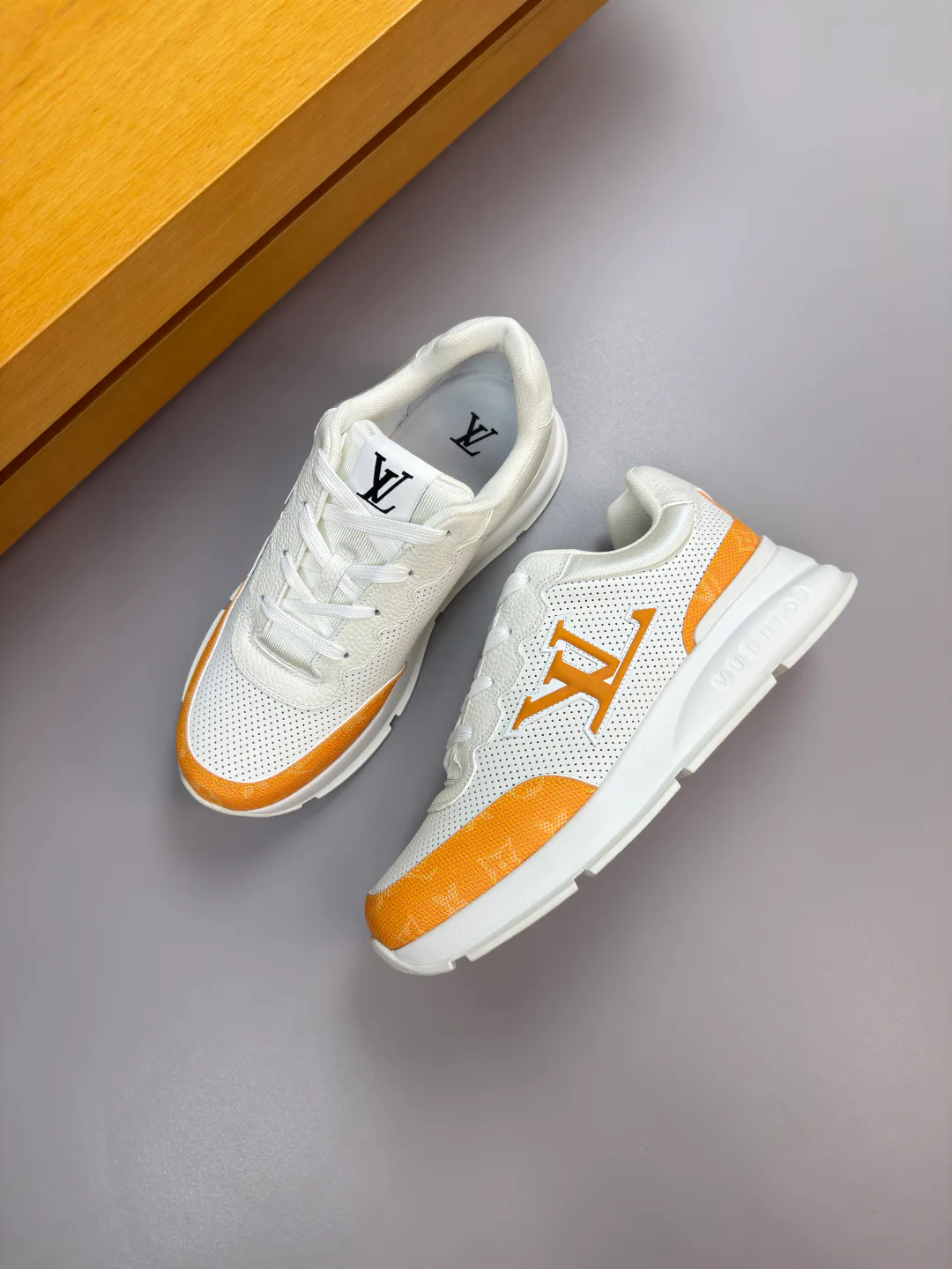 Кроссовки Женские Louis Vuitton 2652650