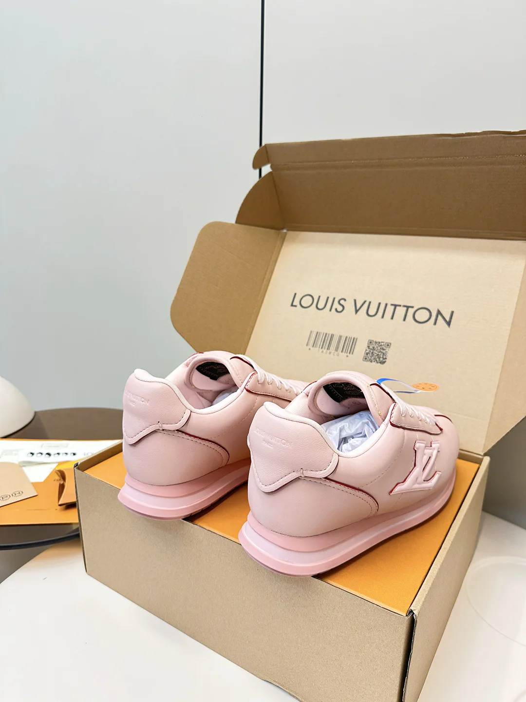 Кроссовки Женские Louis Vuitton 13561055