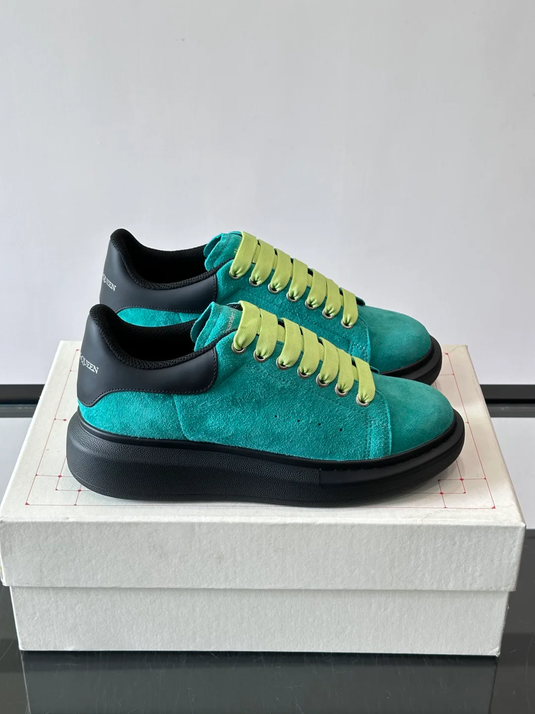 Кроссовки Женские Alexander Mcqueen 17447547