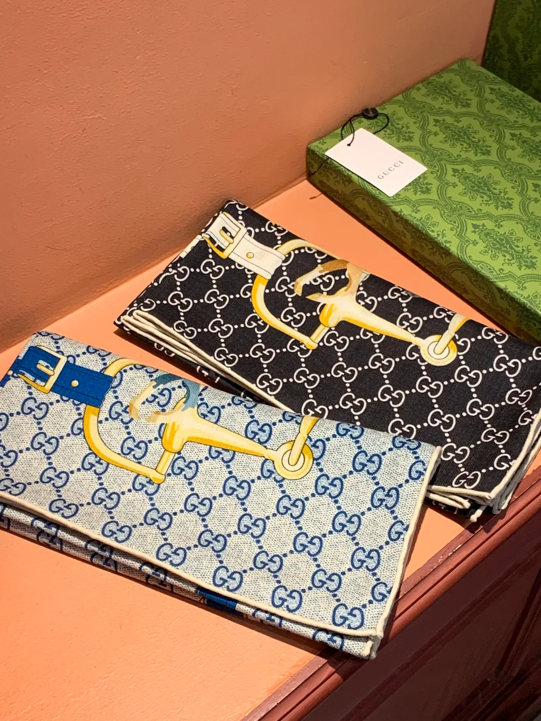 Шарфы Gucci 420540