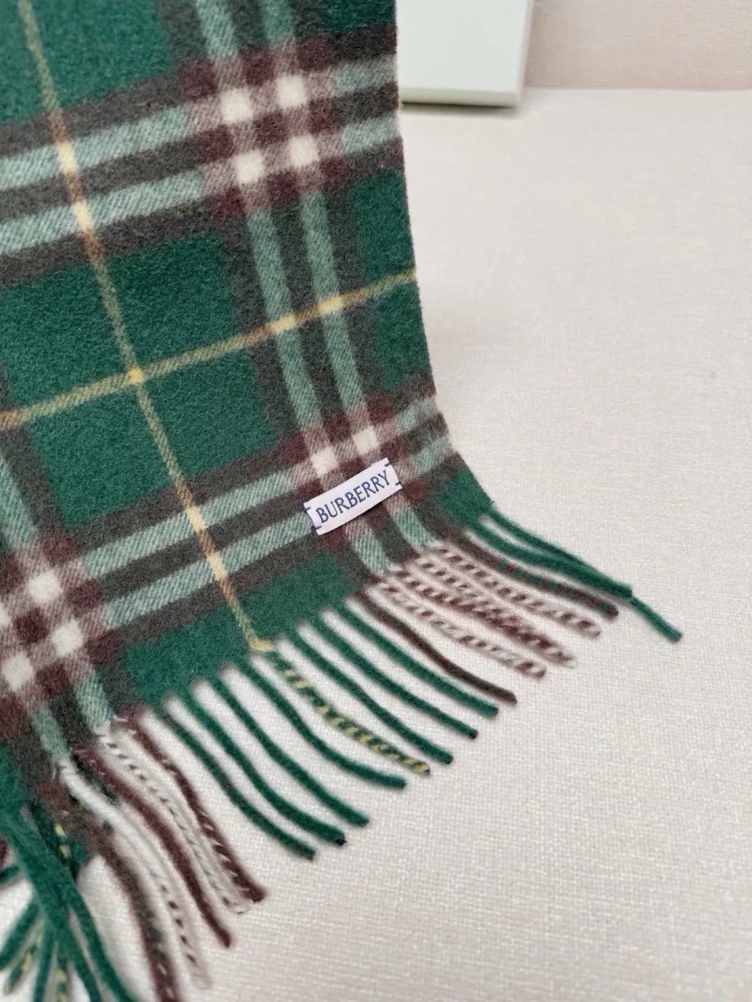 Шарфы Burberry 18476701