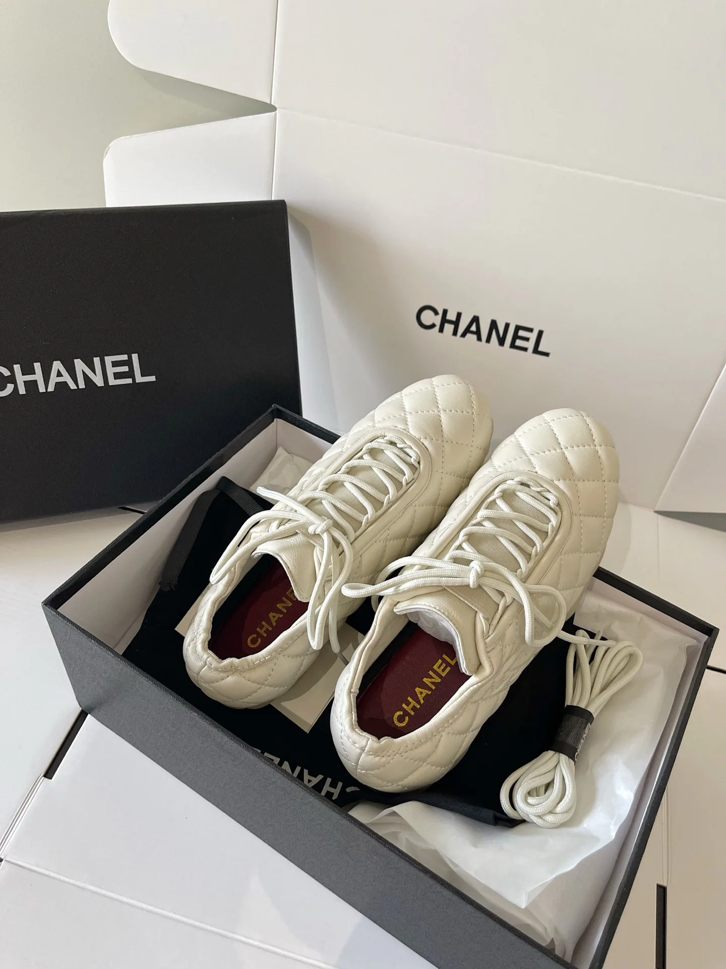 Кроссовки Женские Chanel 18437955