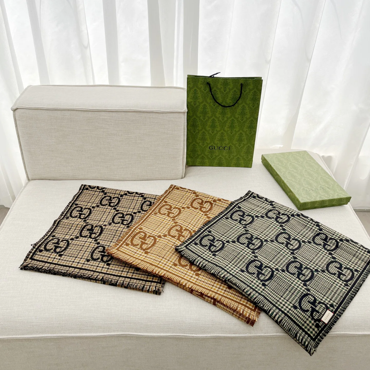 Шарфы Gucci 437866