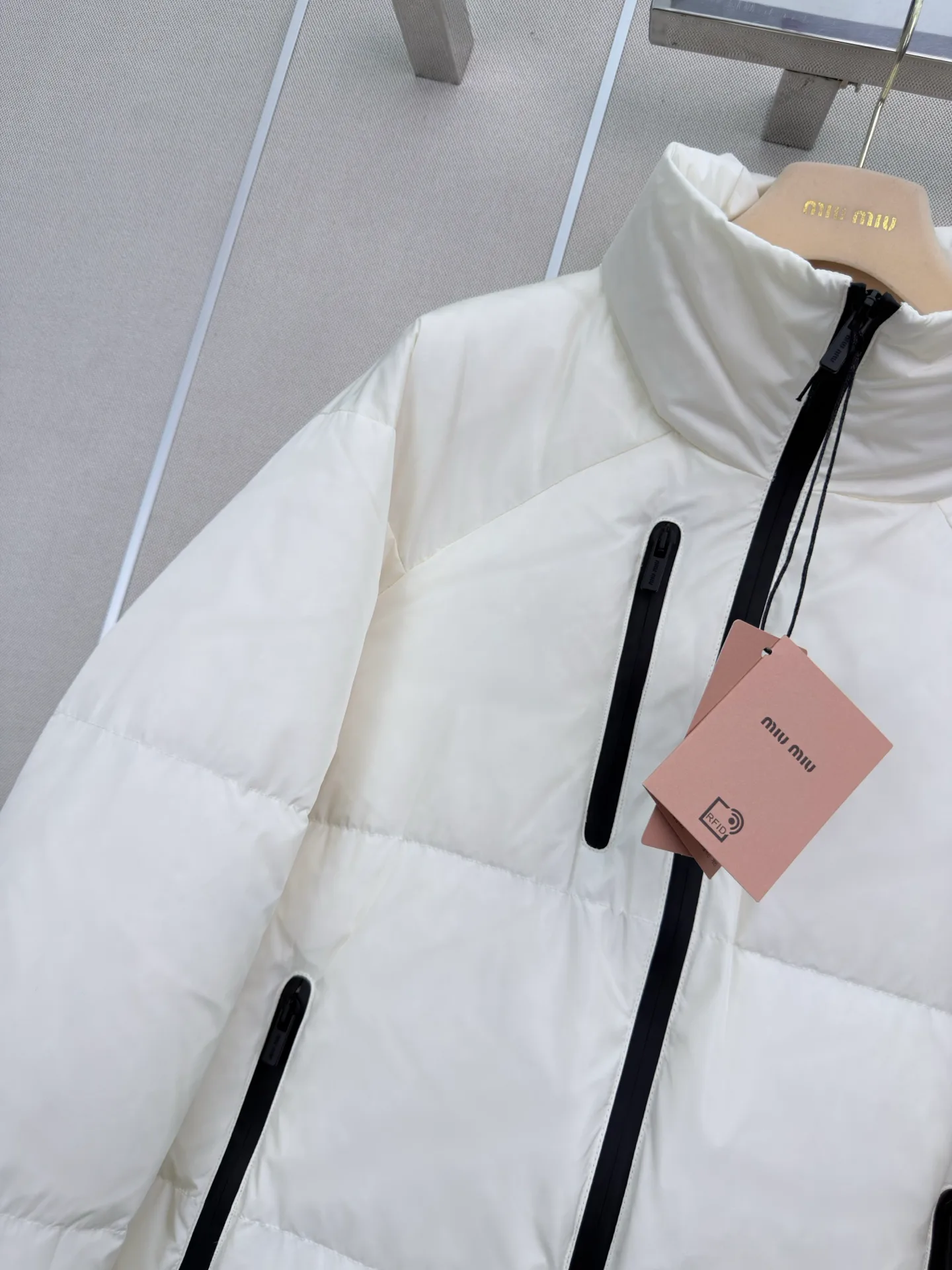 Куртки И Пуховики Женские Miu Miu 18108734