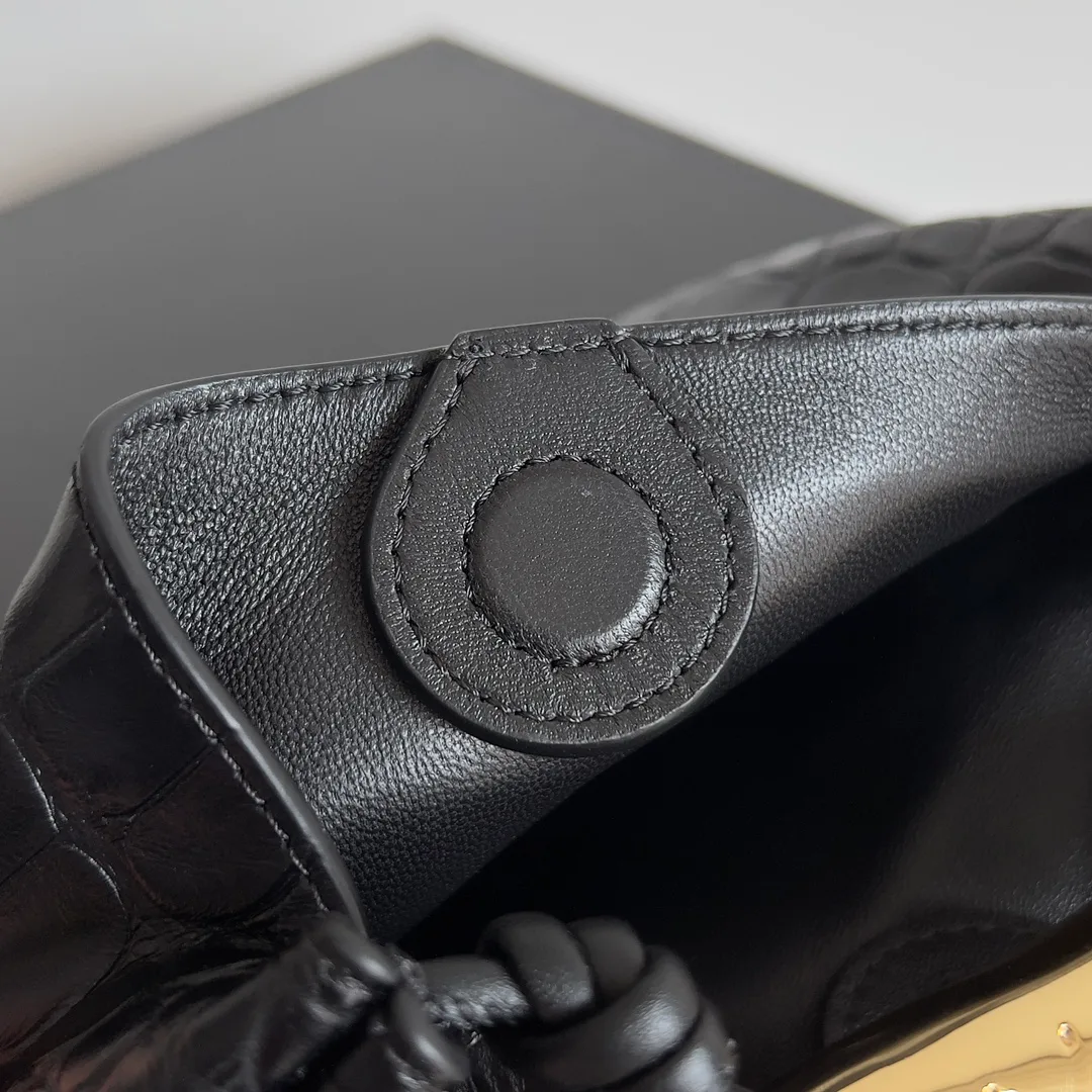 Клатчи Женские Bottega Veneta 12788302