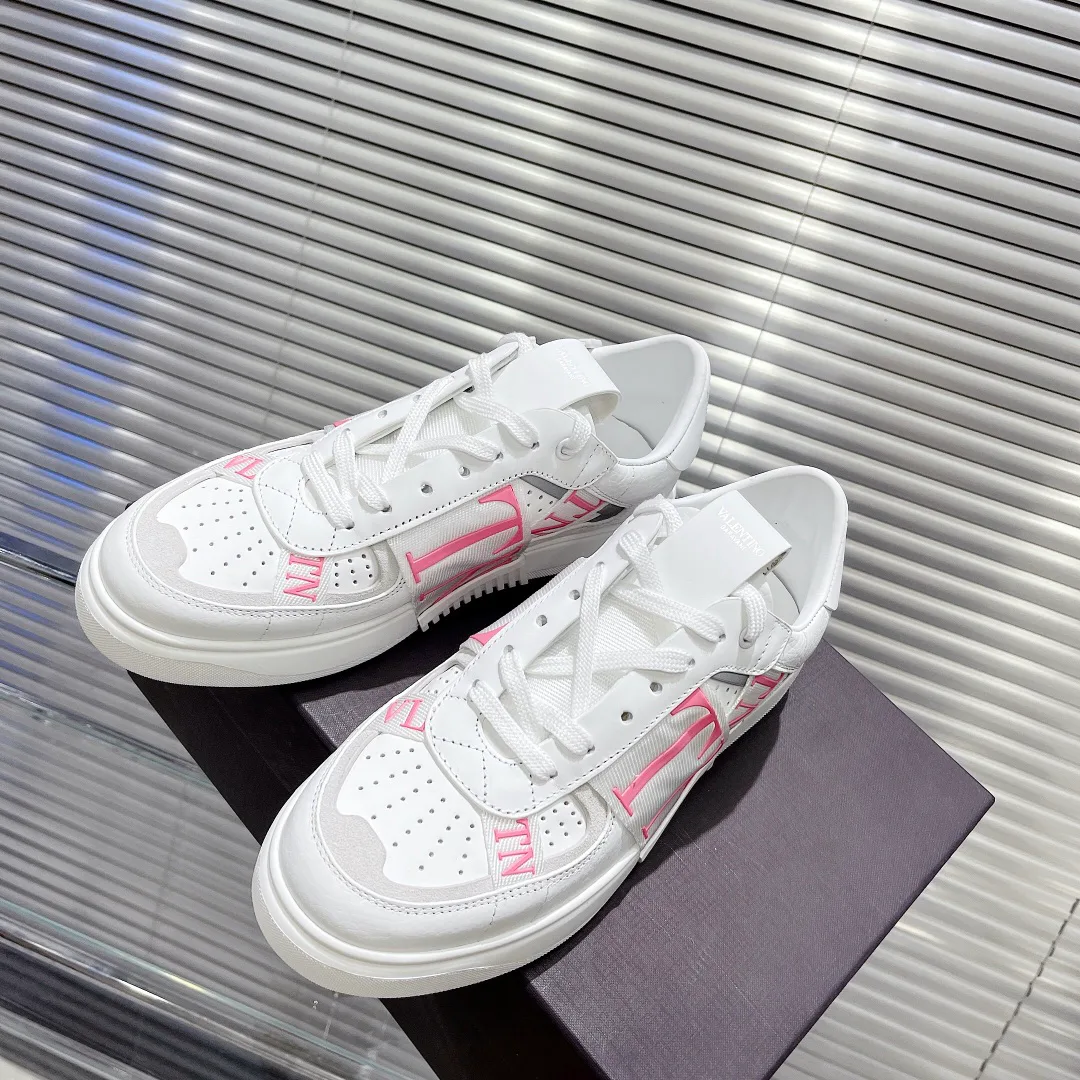 Кроссовки Женские Valentino 904567