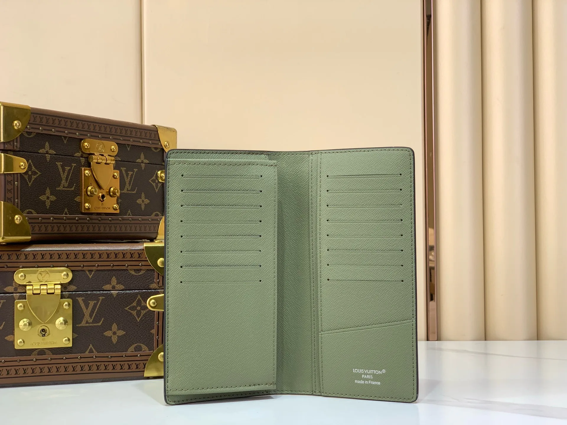 Клатчи Женские Louis Vuitton 17499383