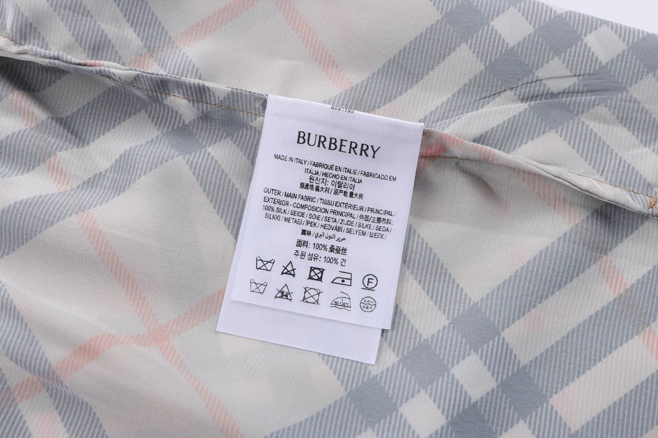 Шорты Женские Burberry 11681434