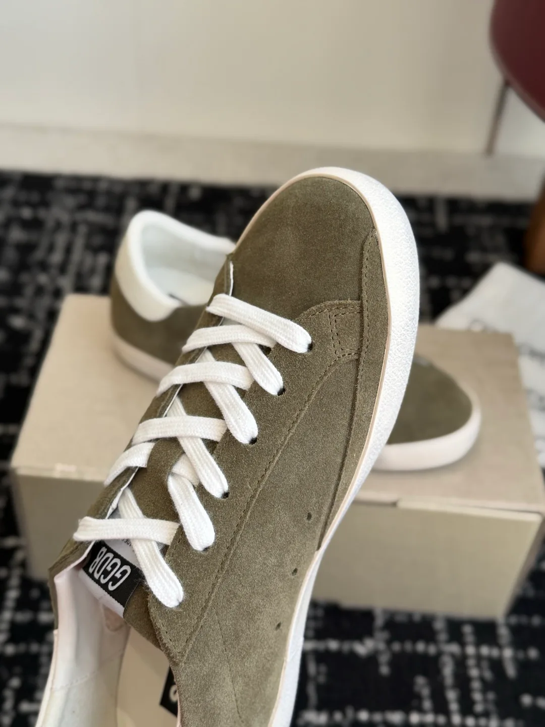 Кроссовки Женские Golden Goose 18138830