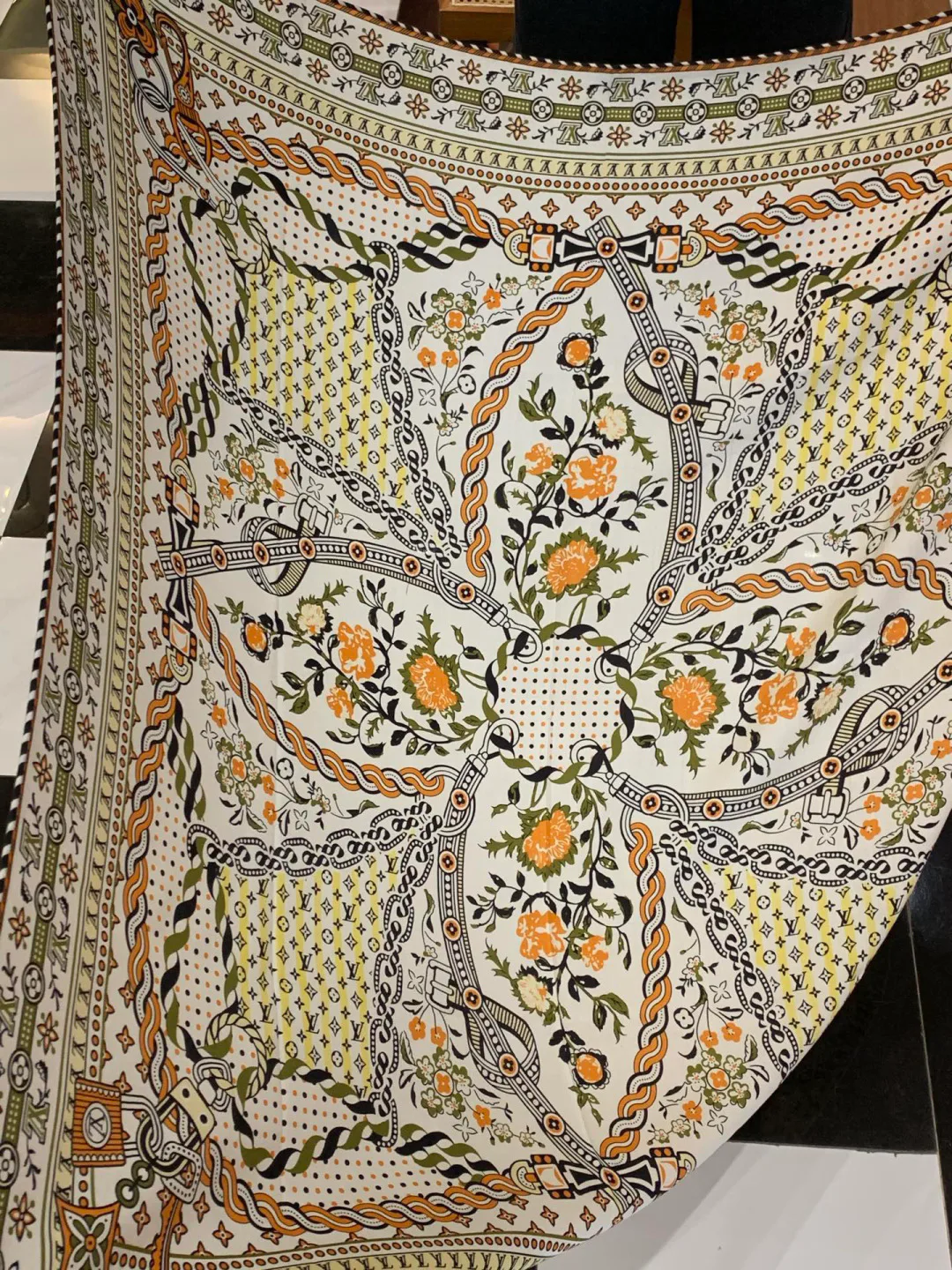 Шарфы Louis Vuitton 895229