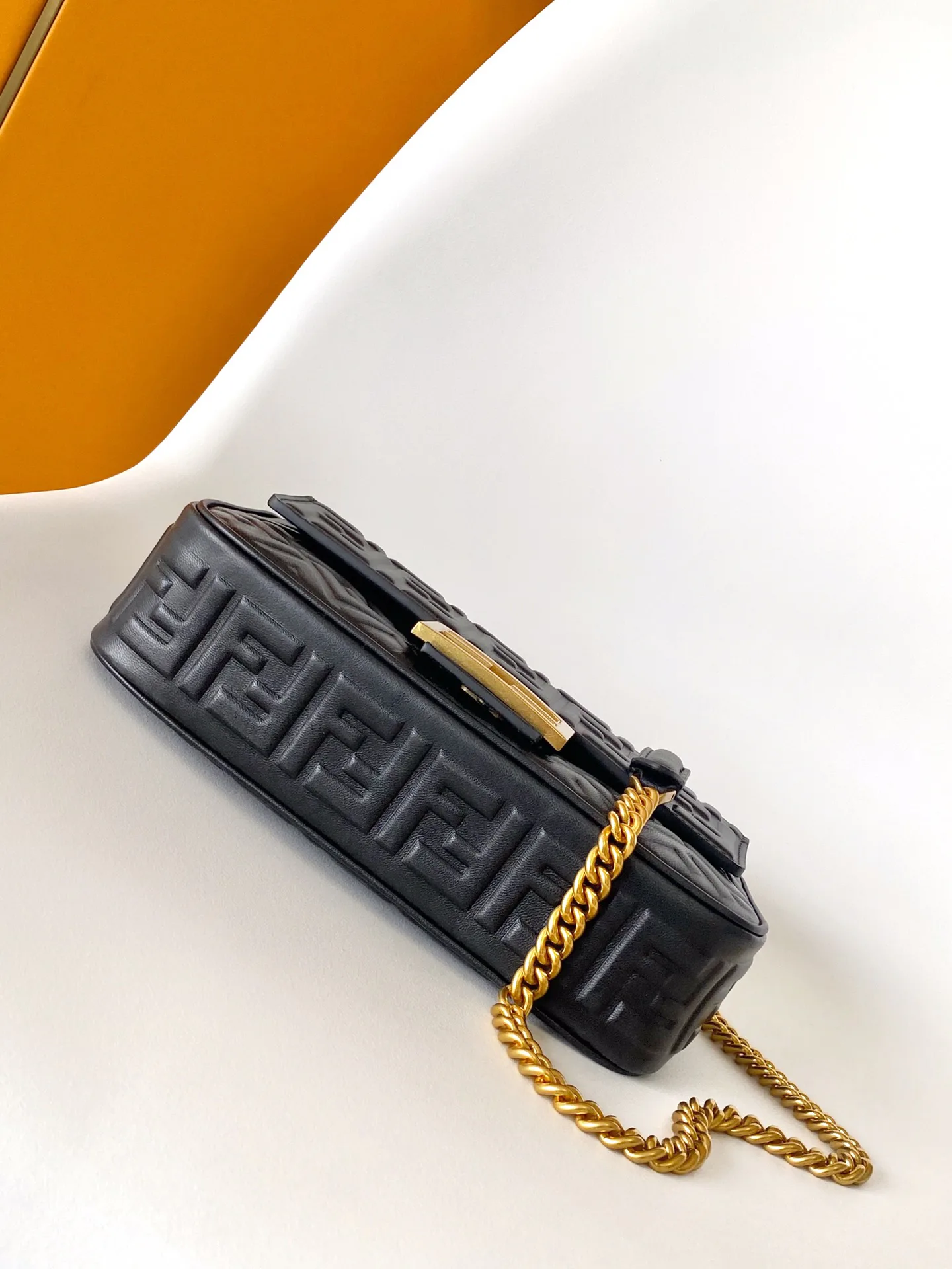 Классические Сумки Женские Fendi 13234563