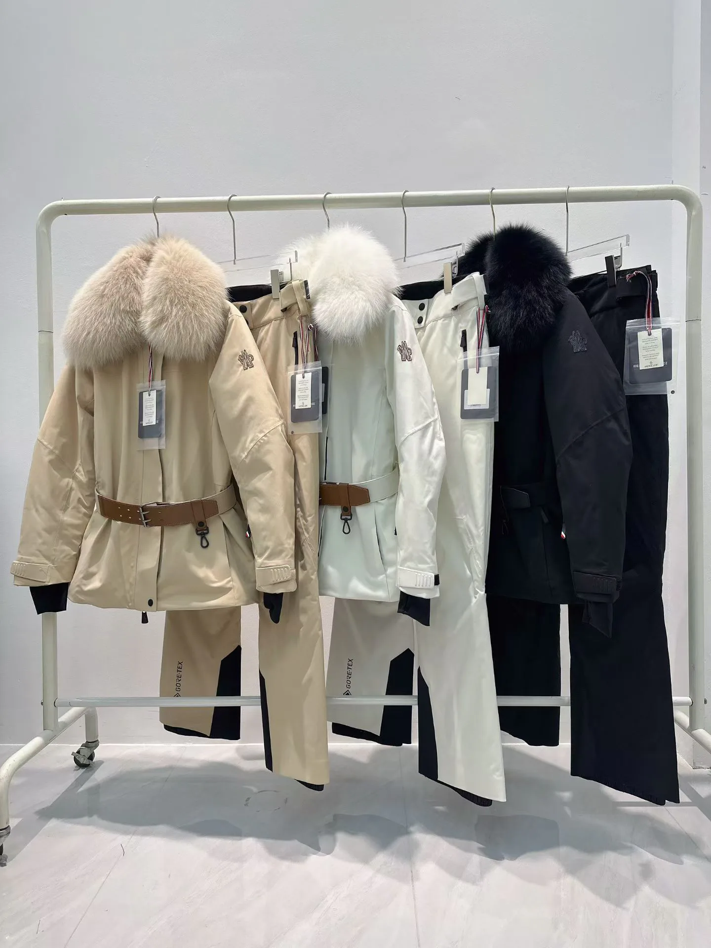 Куртки И Пуховики Женские Moncler 1294458