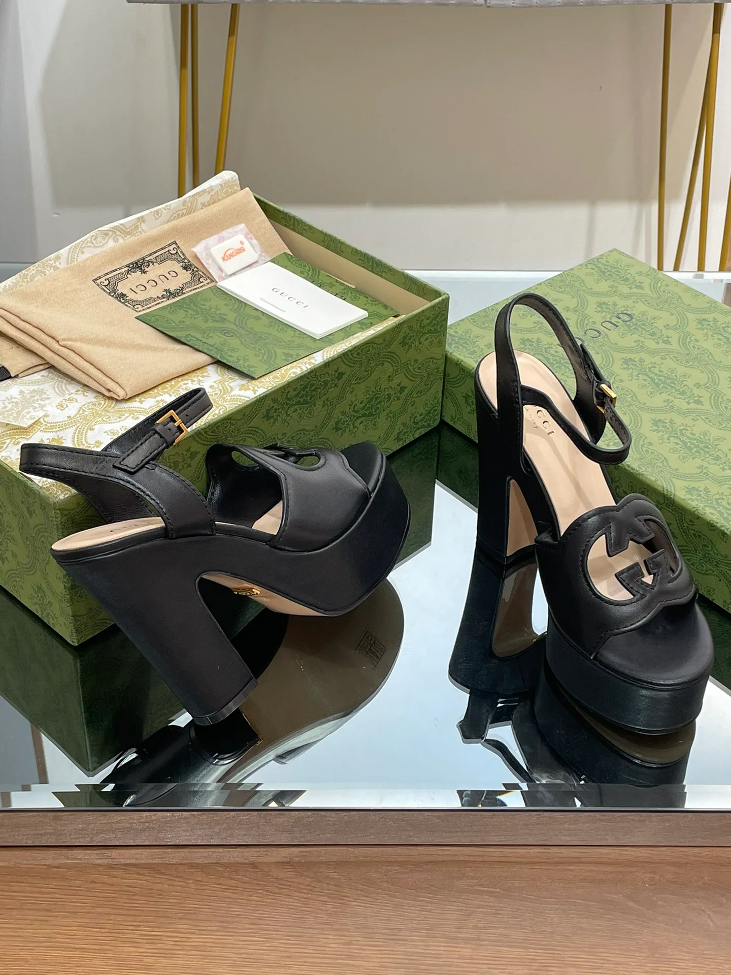 Босоножки Женские Gucci 21093