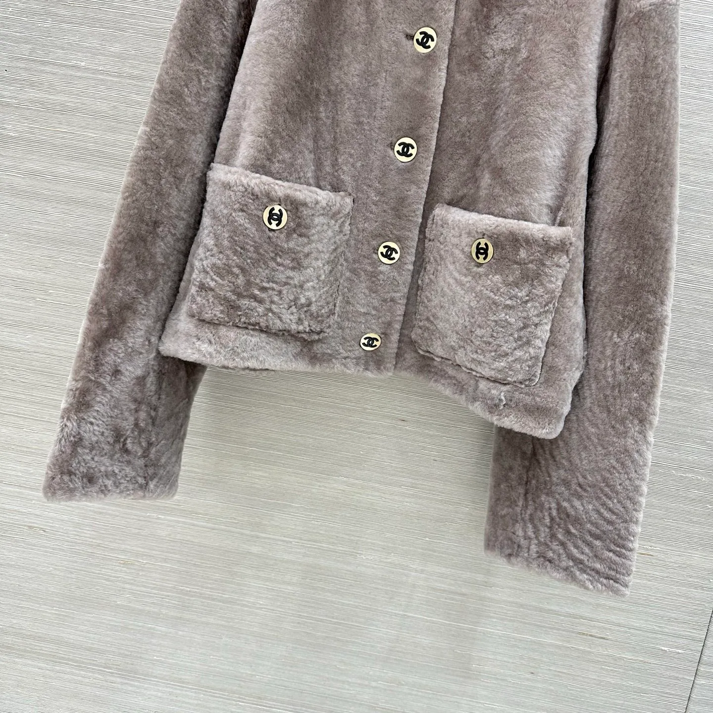Кожаные Куртки И Дублёнки Женские Chanel 18230382