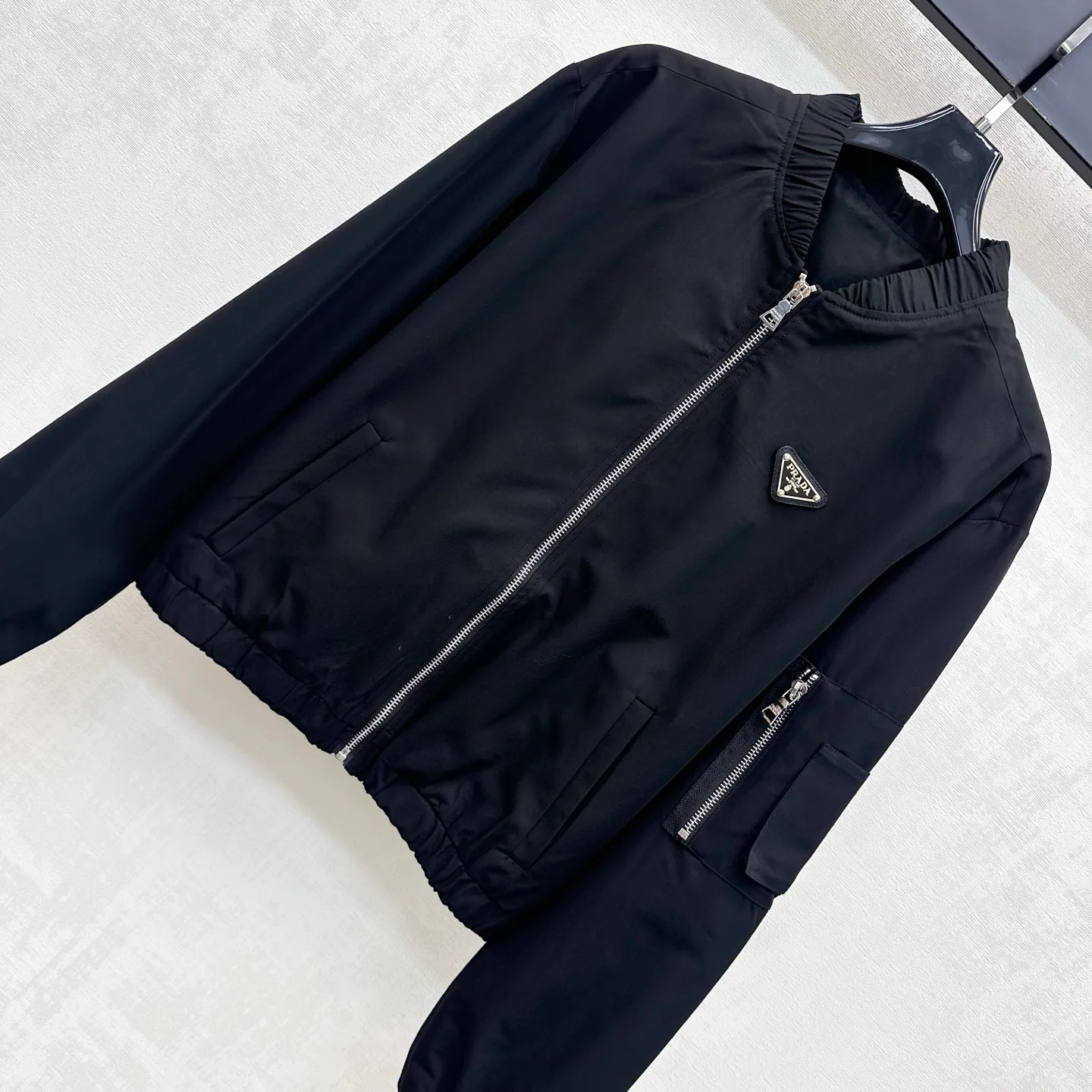 Куртки И Пуховики Женские Prada 18228488