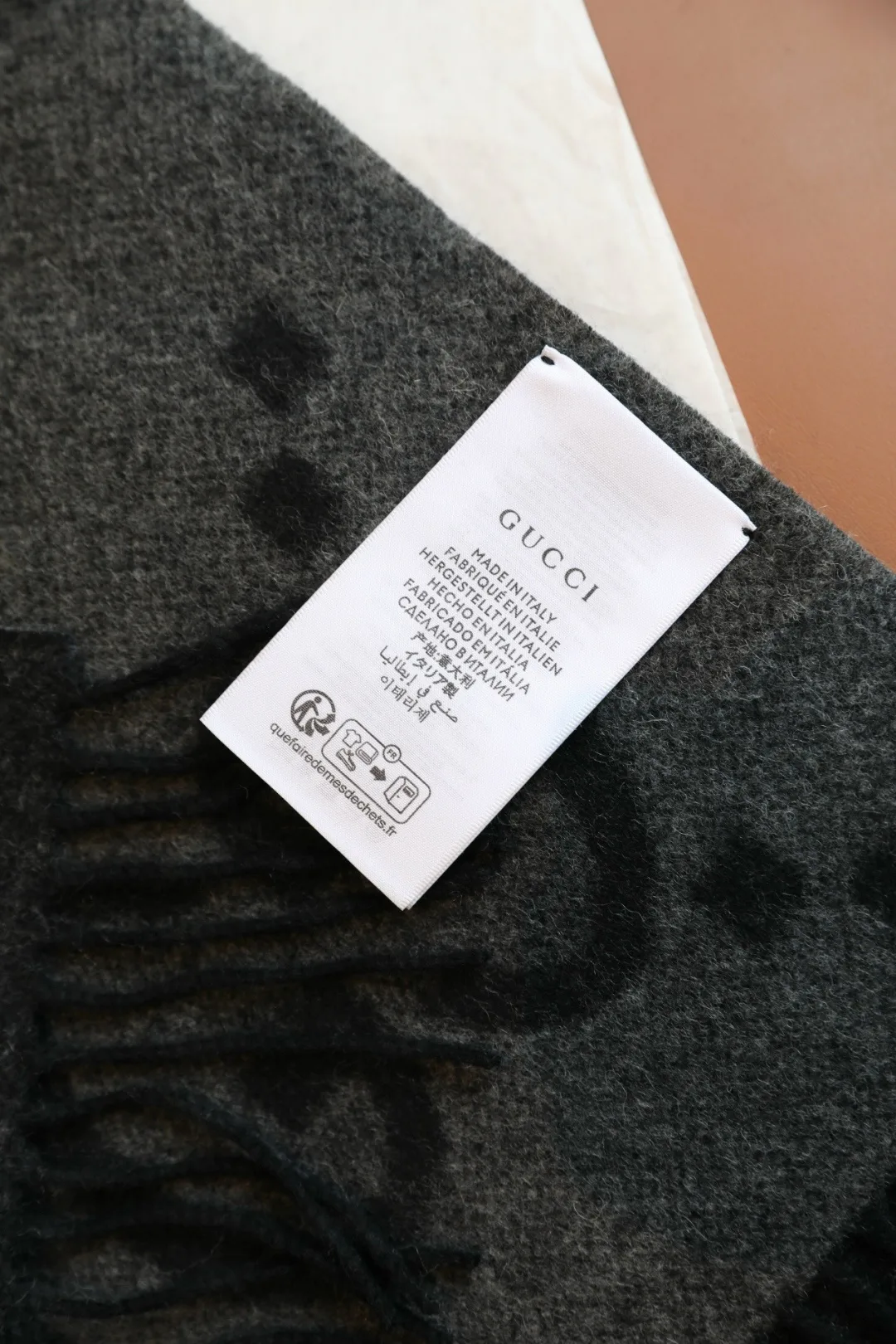 Шарфы Gucci 18265971