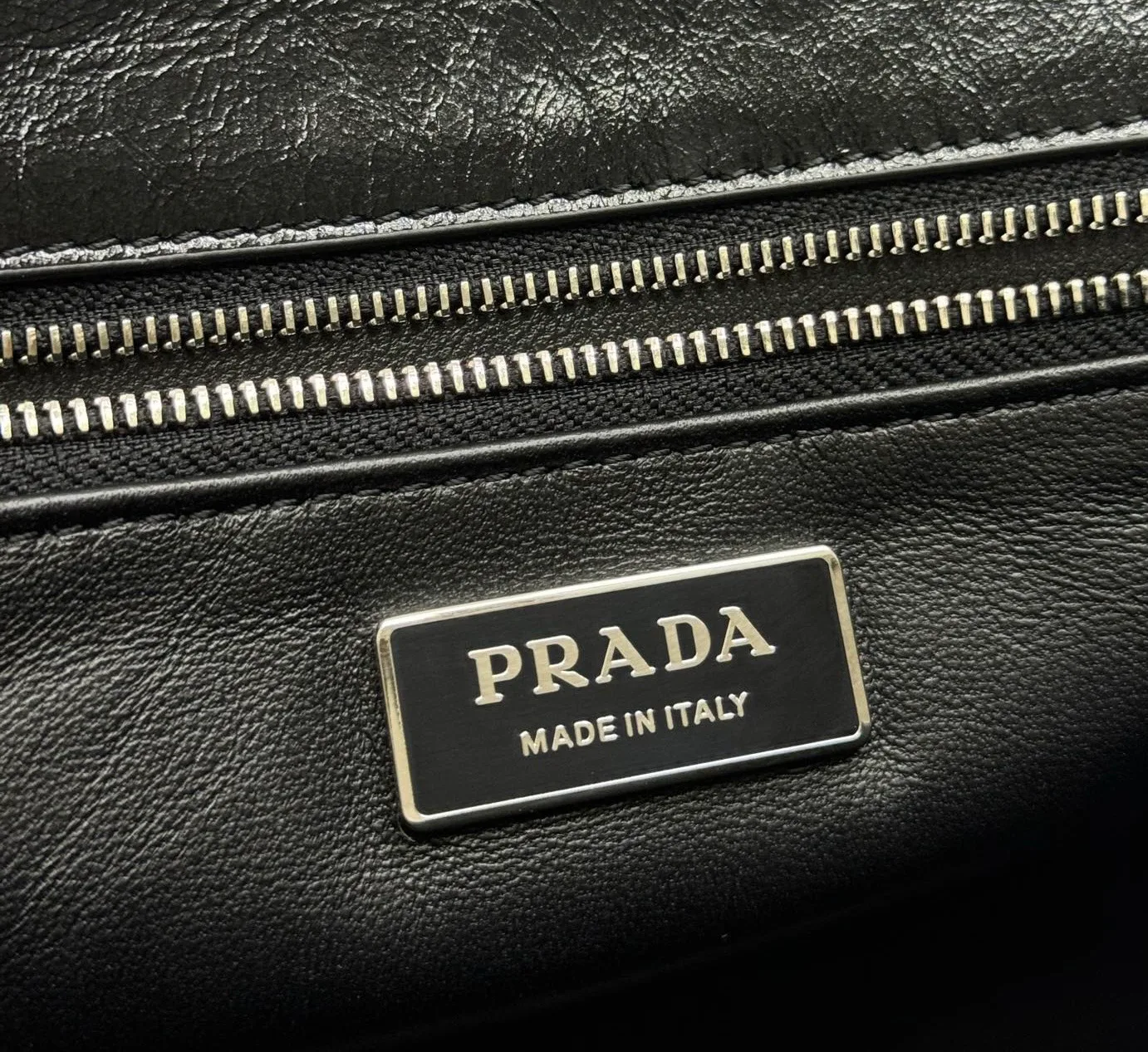 Классические Сумки Женские Prada 11462459