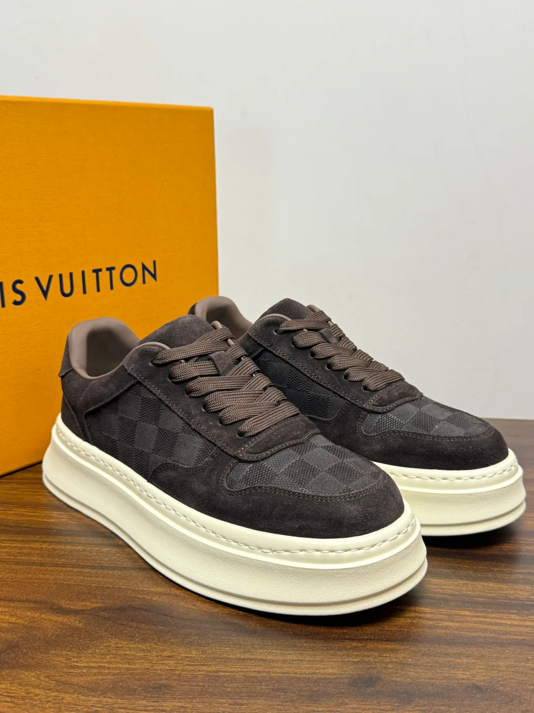 Кроссовки Мужские Louis Vuitton 19569380