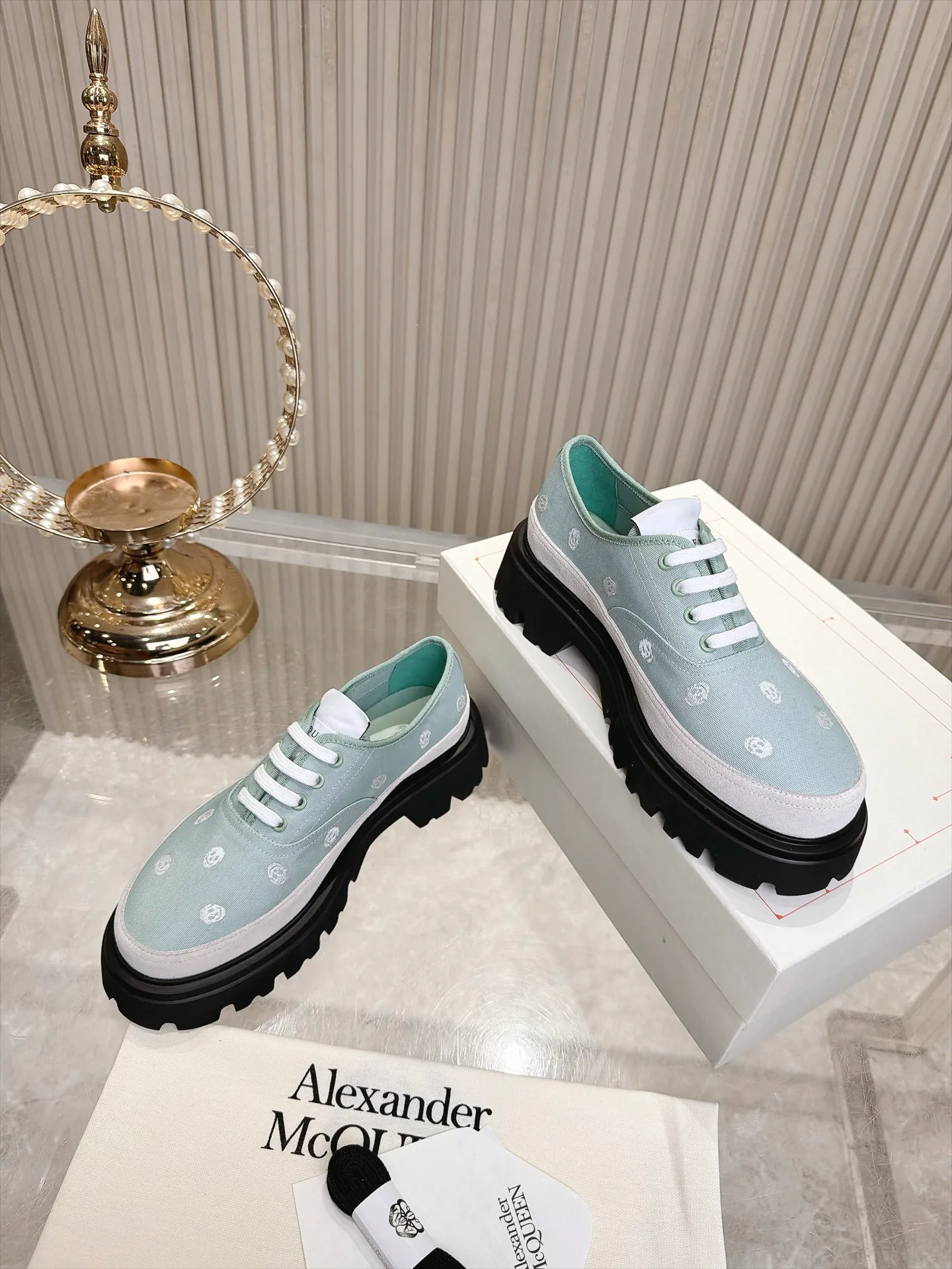 Кроссовки Женские Alexander Mcqueen 19080153