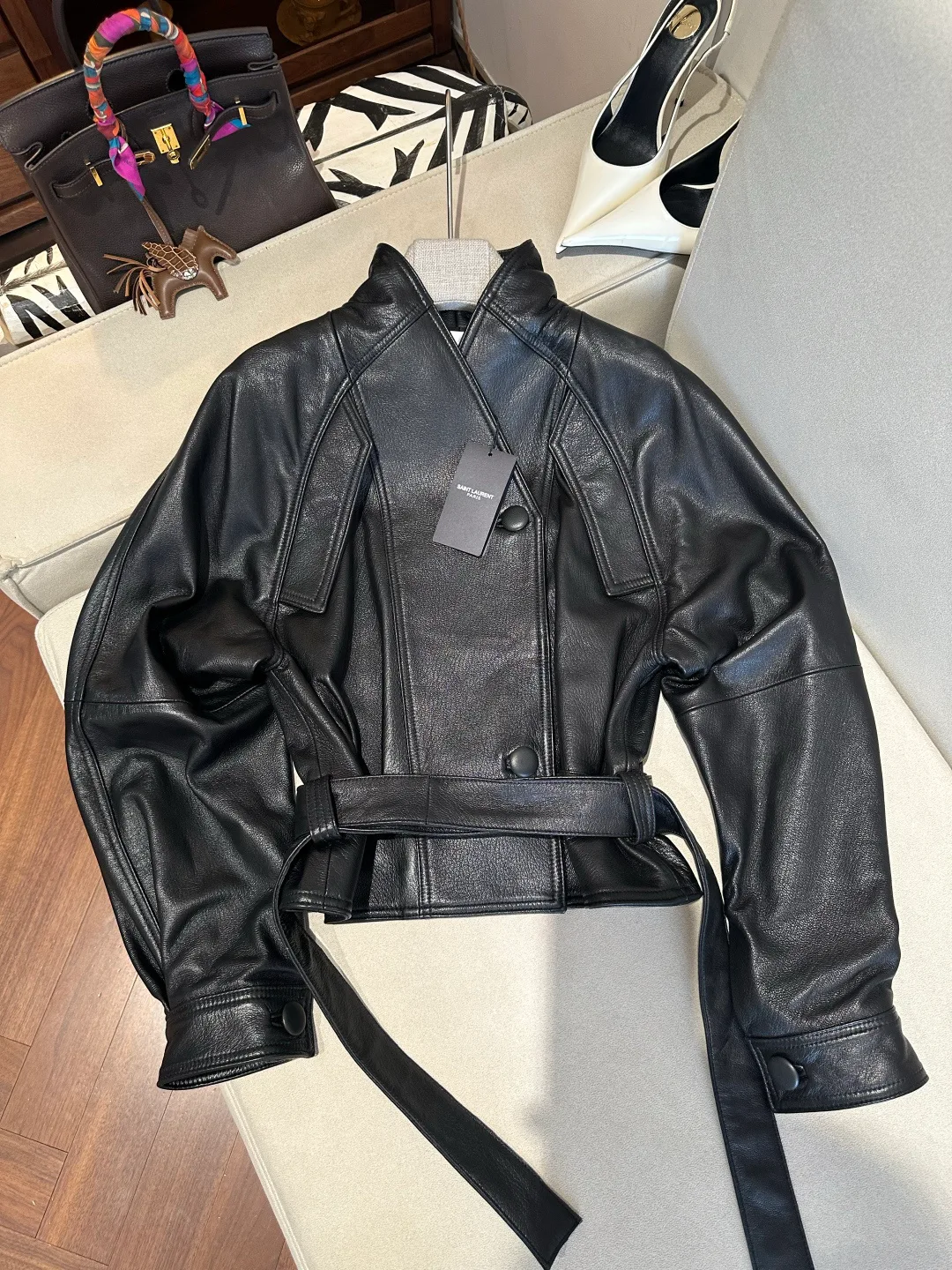 Кожаные Куртки И Дублёнки Женские Saint Laurent 18040798