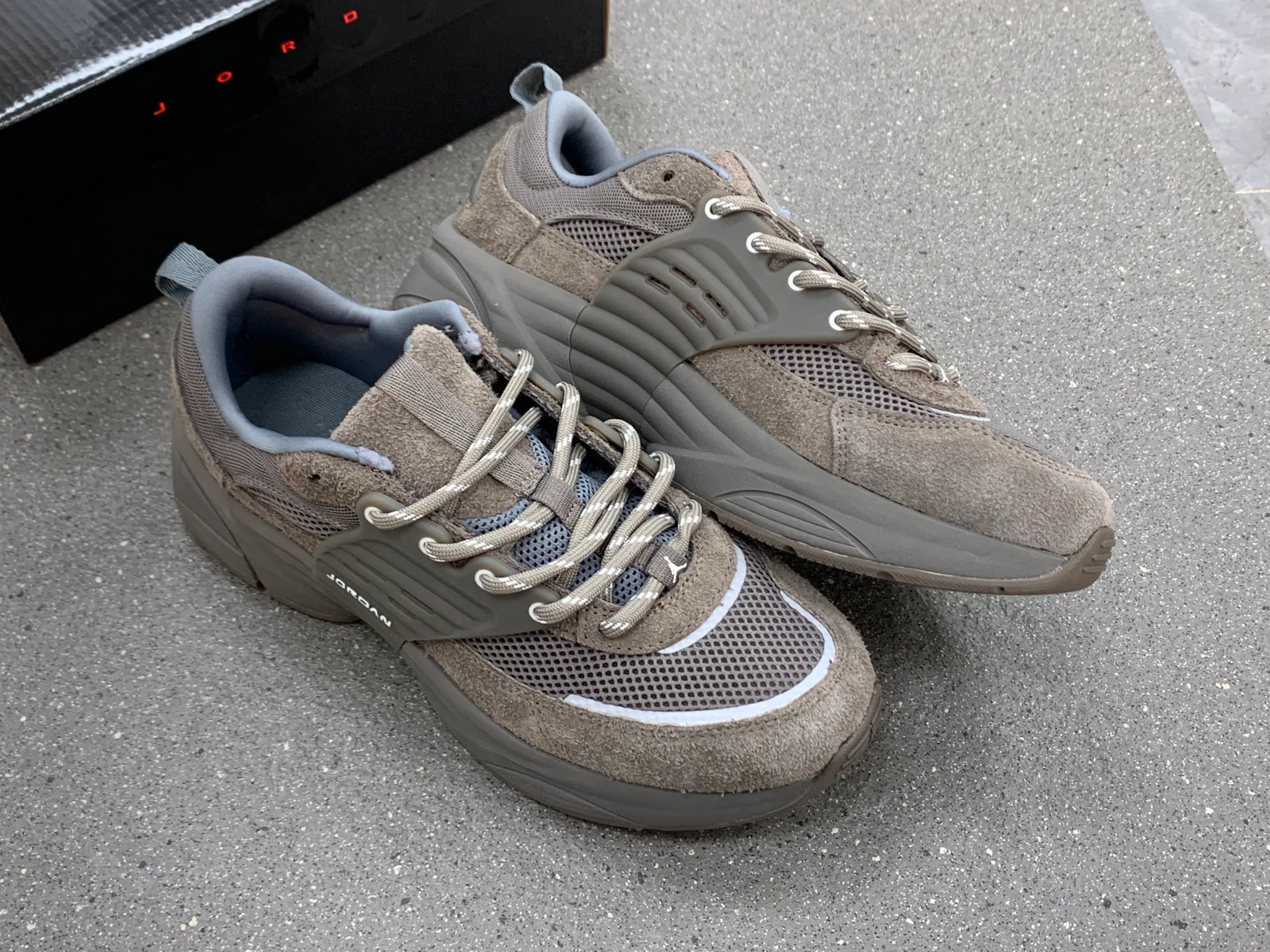 Кроссовки Женские Air Jordan 1261108