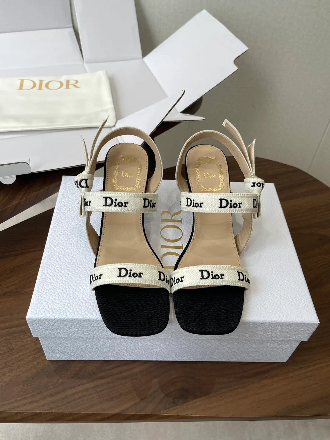 Босоножки Женские Christian Dior 13166279