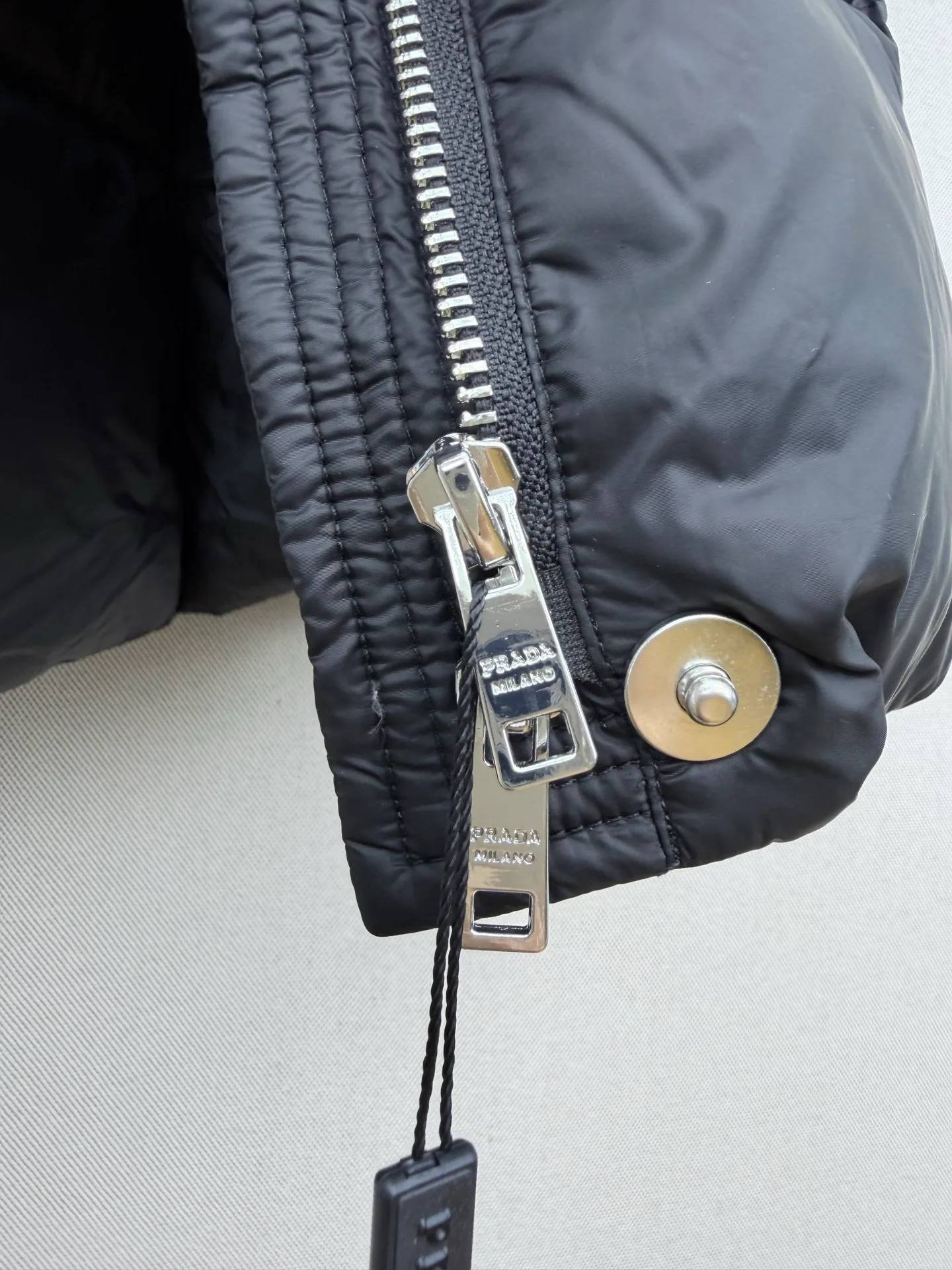 Куртки И Пуховики Женские Prada 18108885