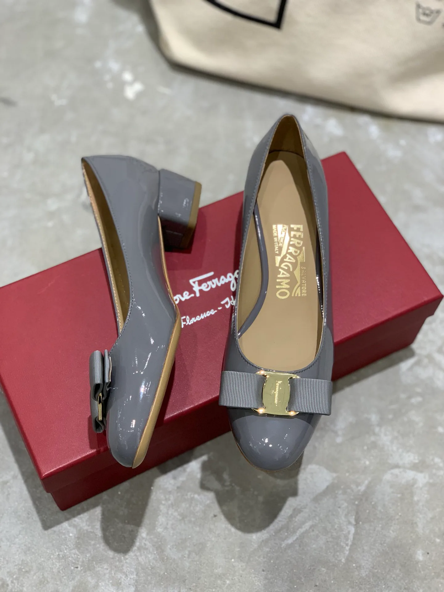 Балетки Женские Salvatore Ferragamo 18340672