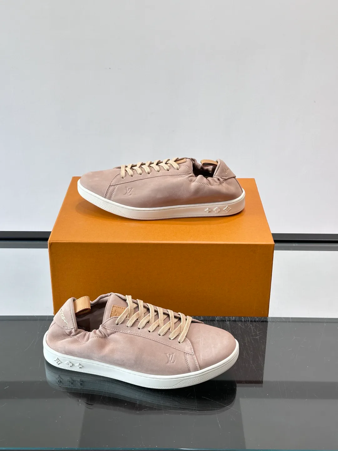 Кроссовки Мужские Louis Vuitton 18263704