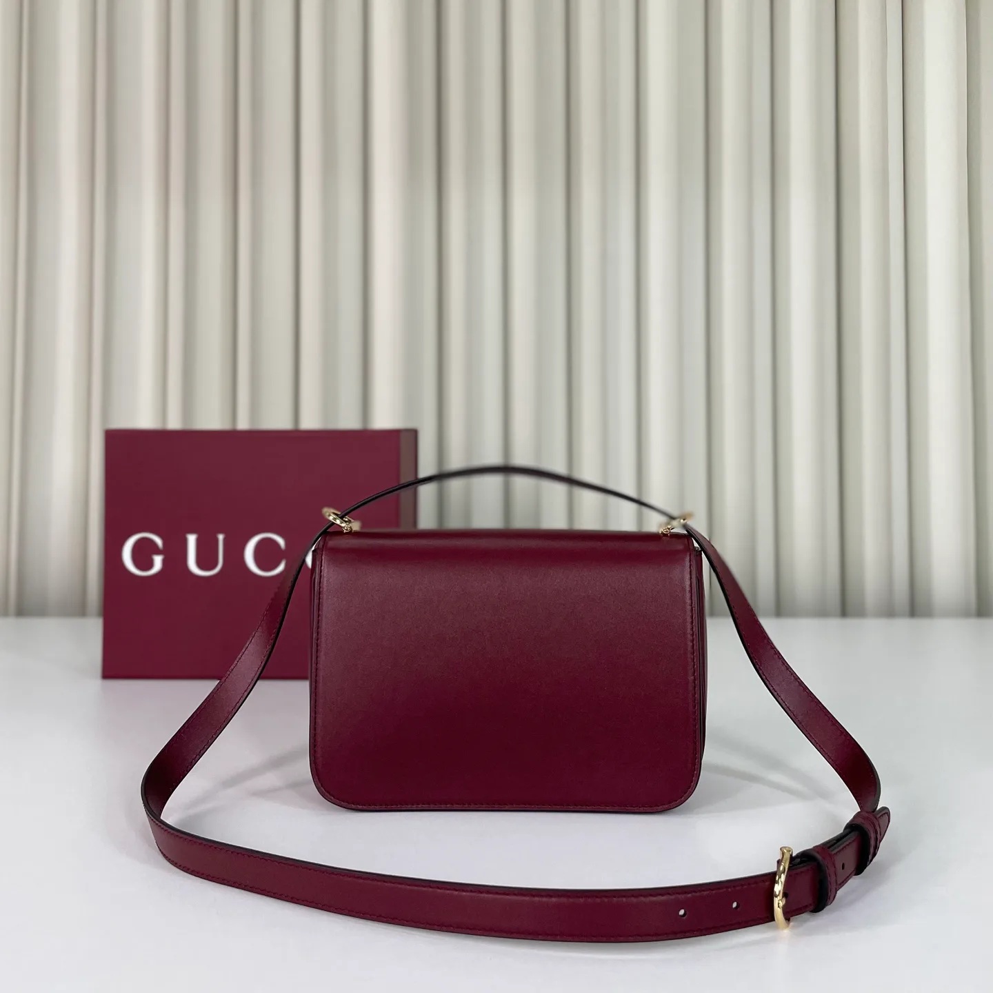 Классические Сумки Женские Gucci 12795289