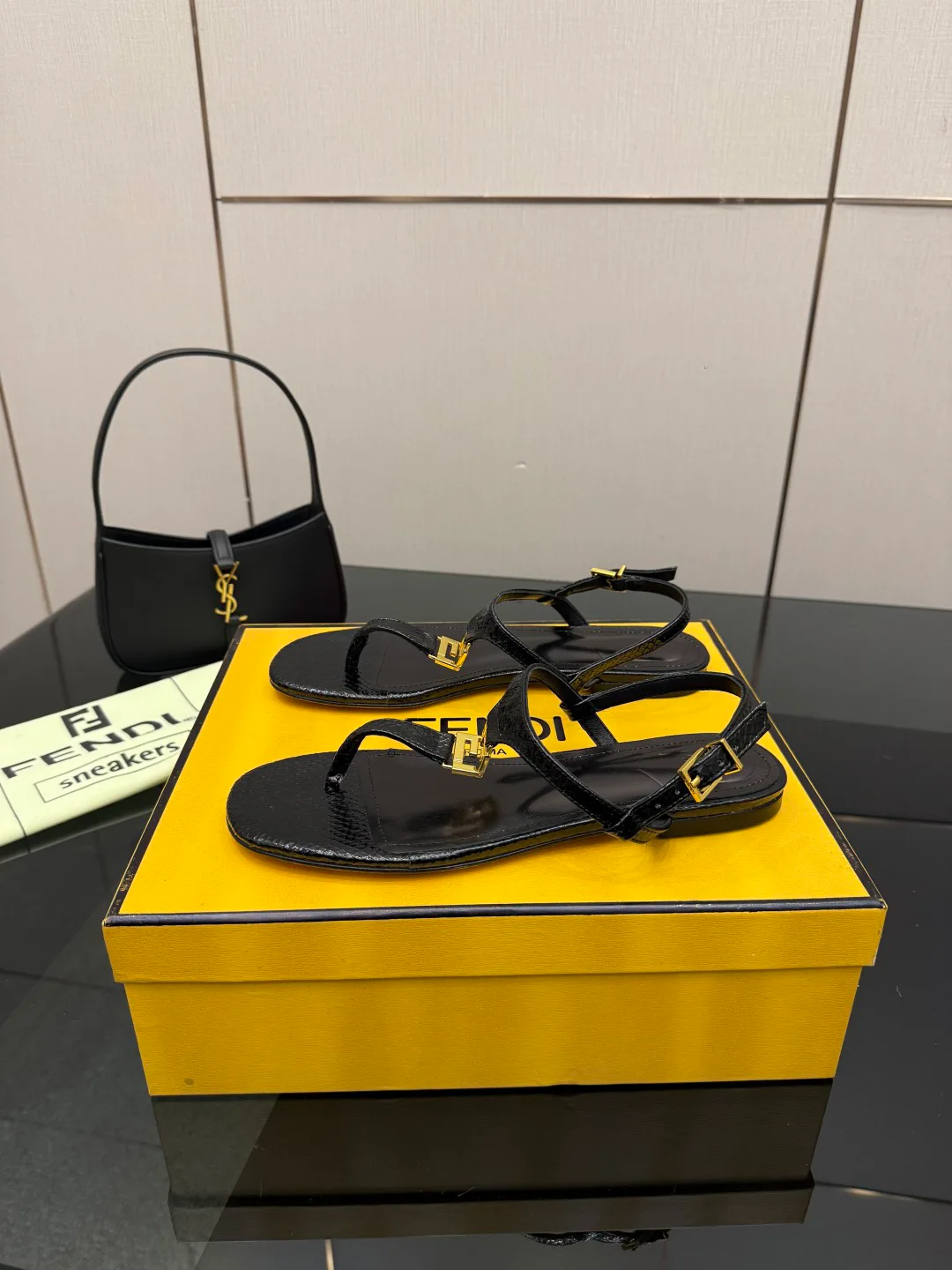 Сандалии Женские Fendi 5052109