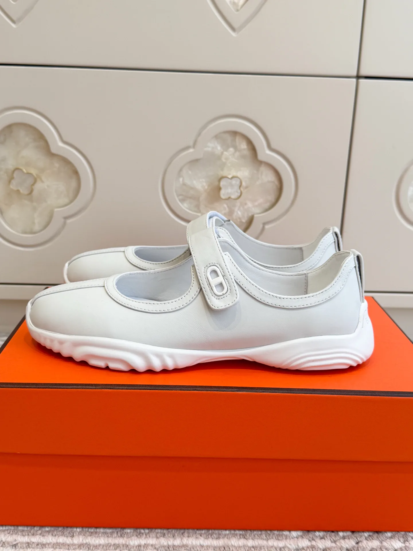 Кроссовки Женские Hermes 18738037