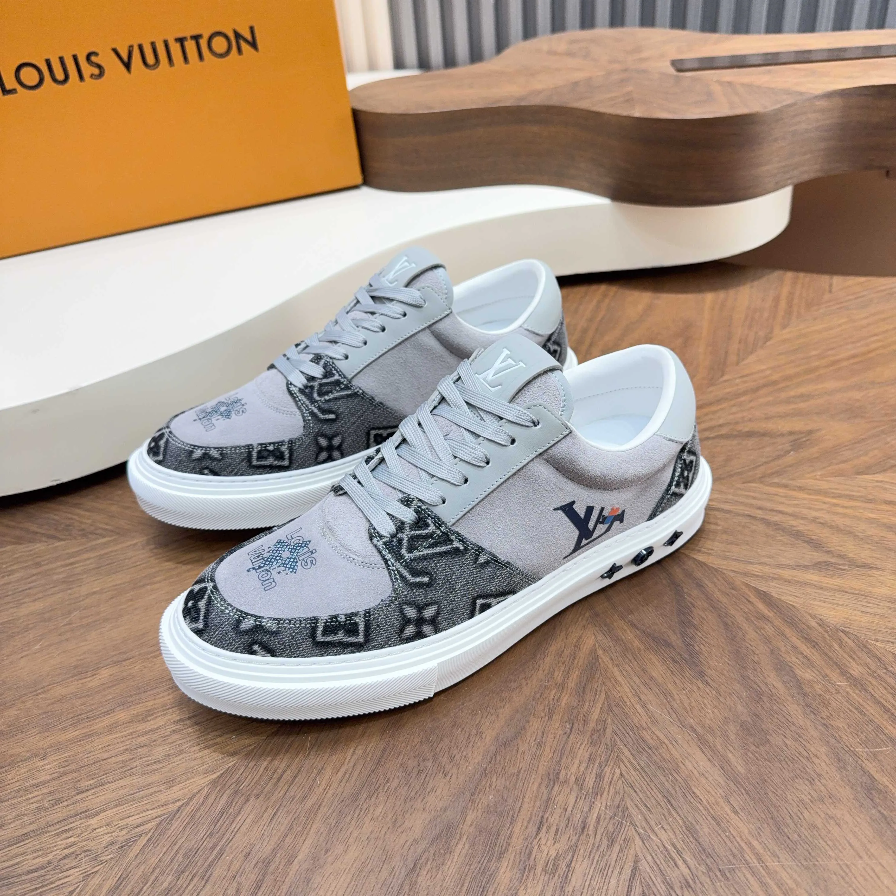 Кроссовки Мужские Louis Vuitton 17921397