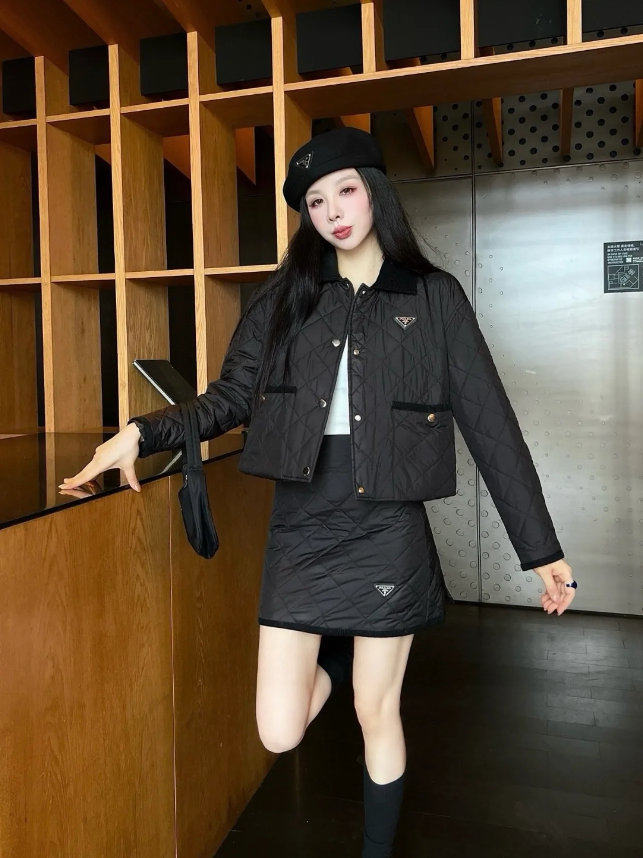 Куртки И Пуховики Женские Prada 18713651