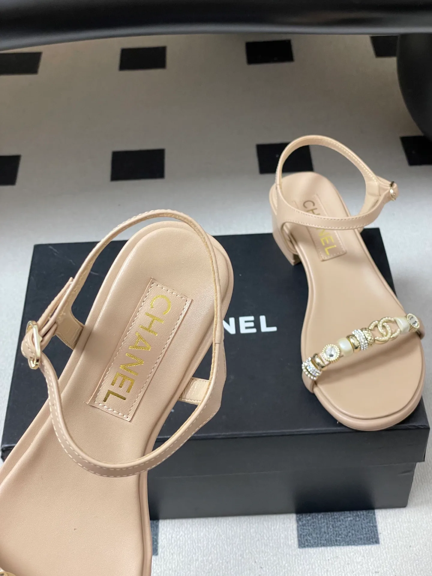 Босоножки Женские Chanel 11682239