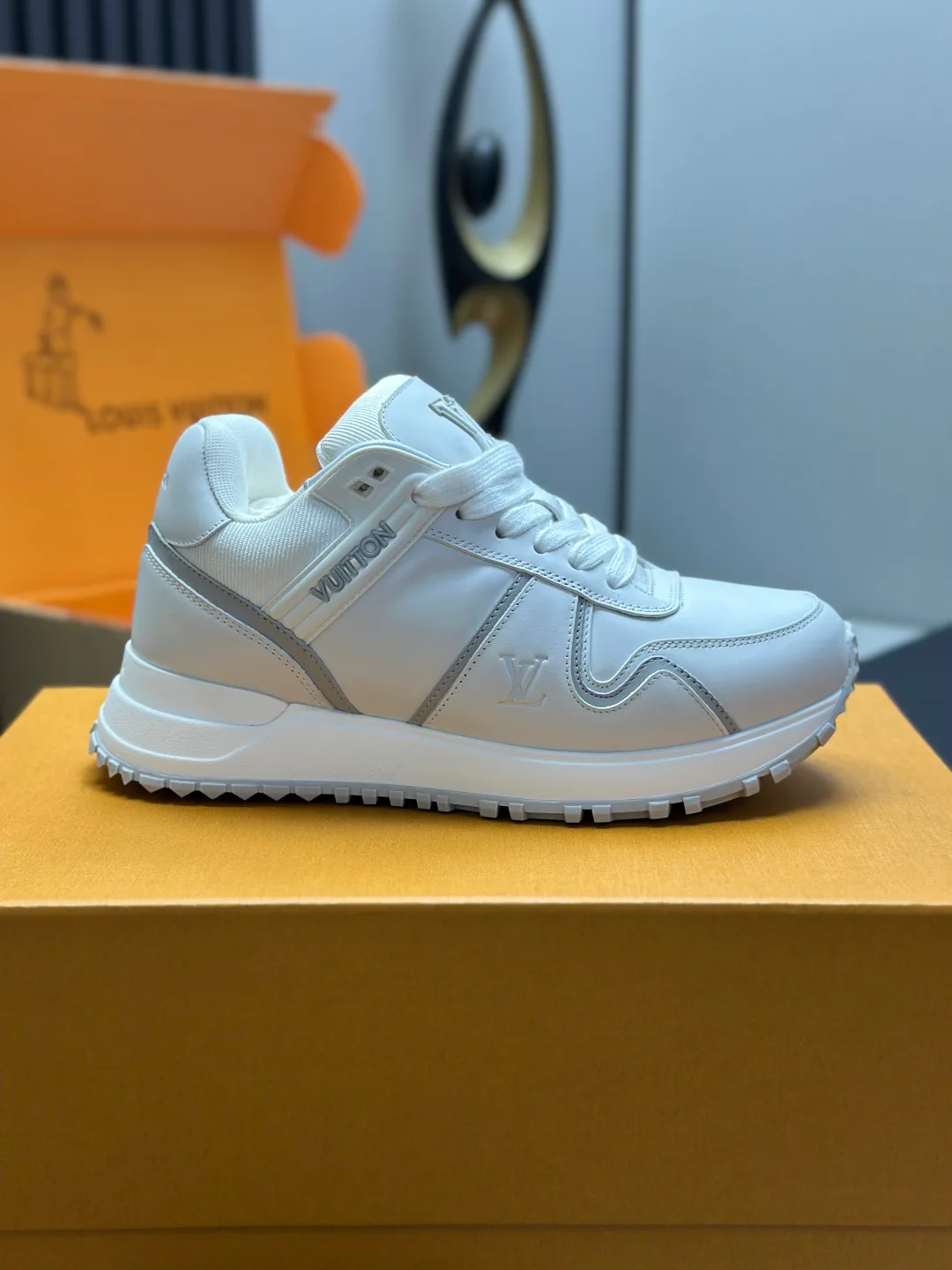 Кроссовки Женские Louis Vuitton 11073698