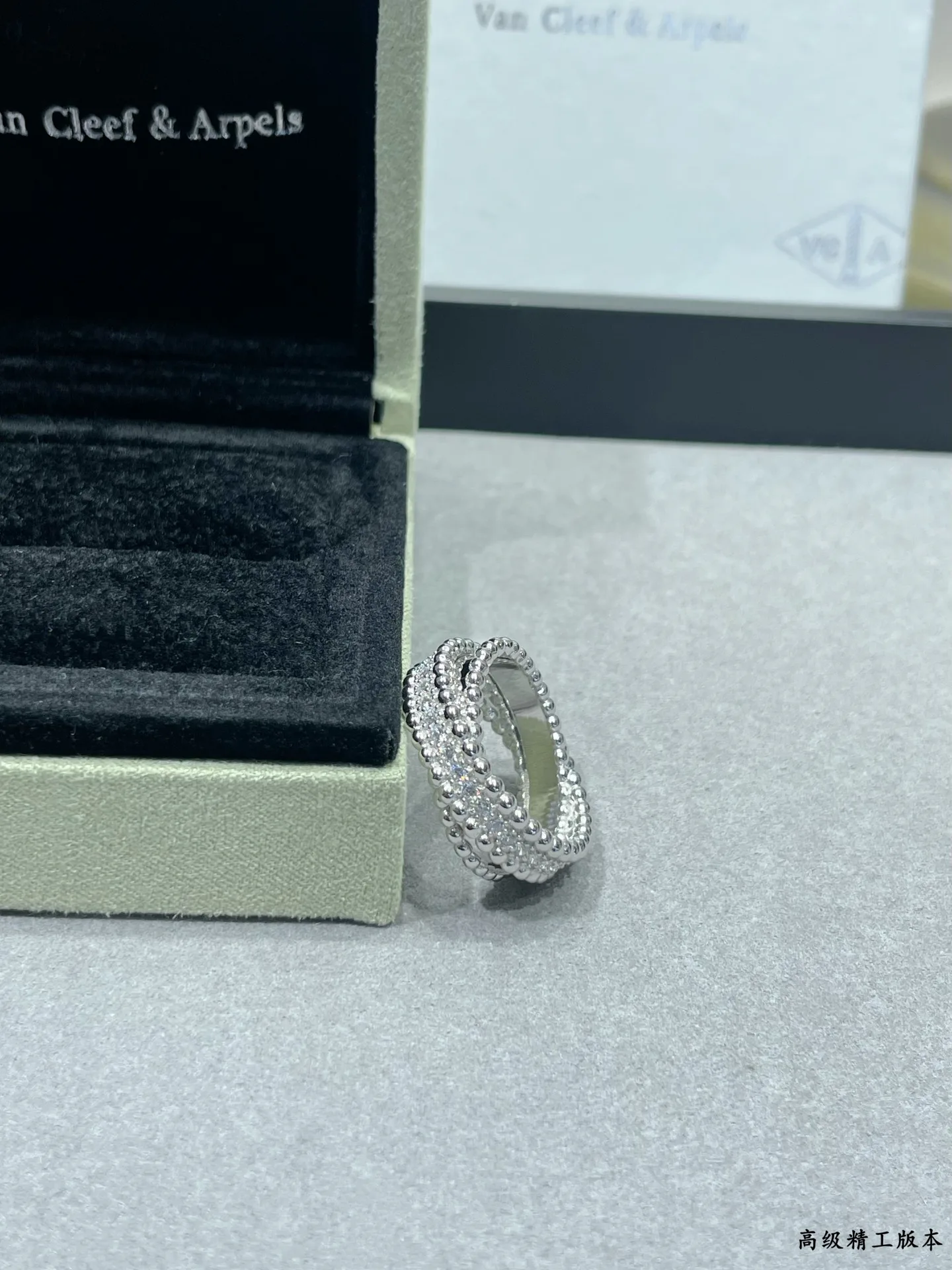 Бижутерия Van Cleef & Arpels 203865
