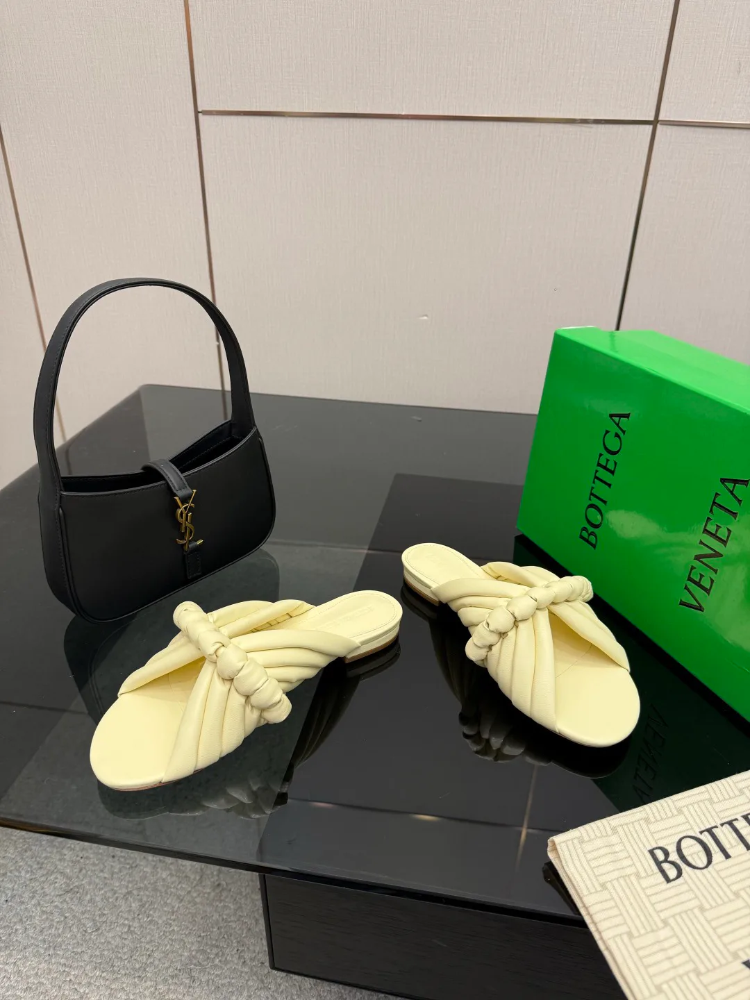 Шлепанцы Женские Bottega Veneta 9632685