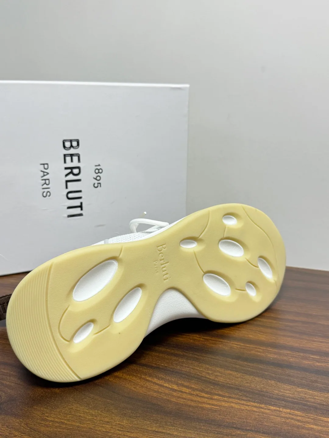 Кроссовки Мужские Berluti 19423263
