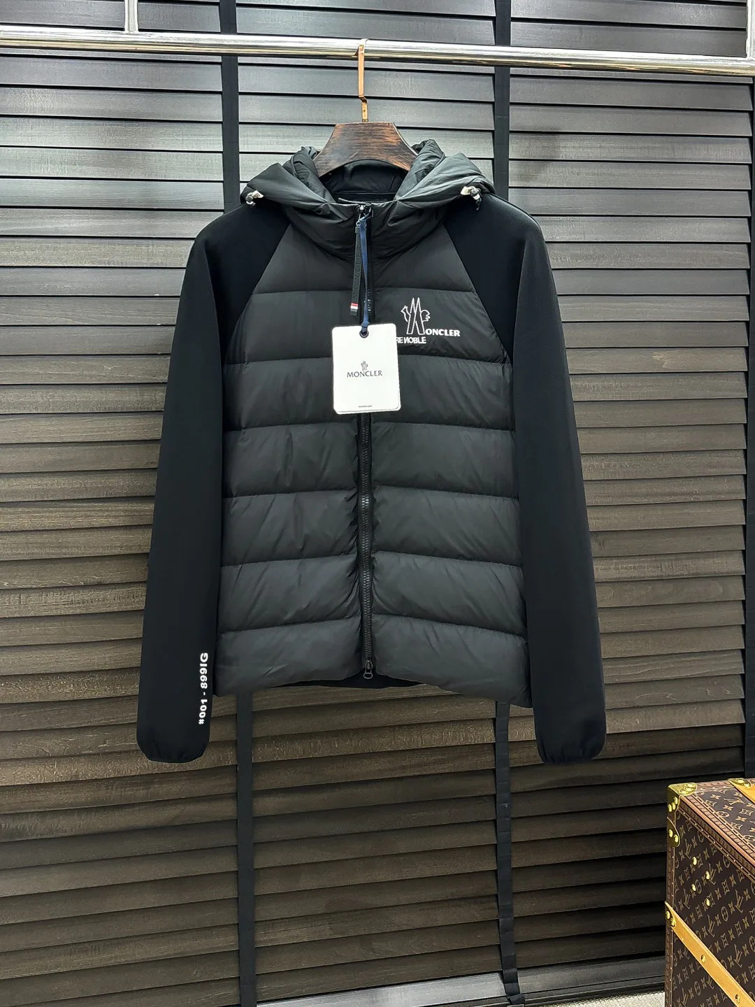 Куртки И Пуховики Мужские Moncler 492940