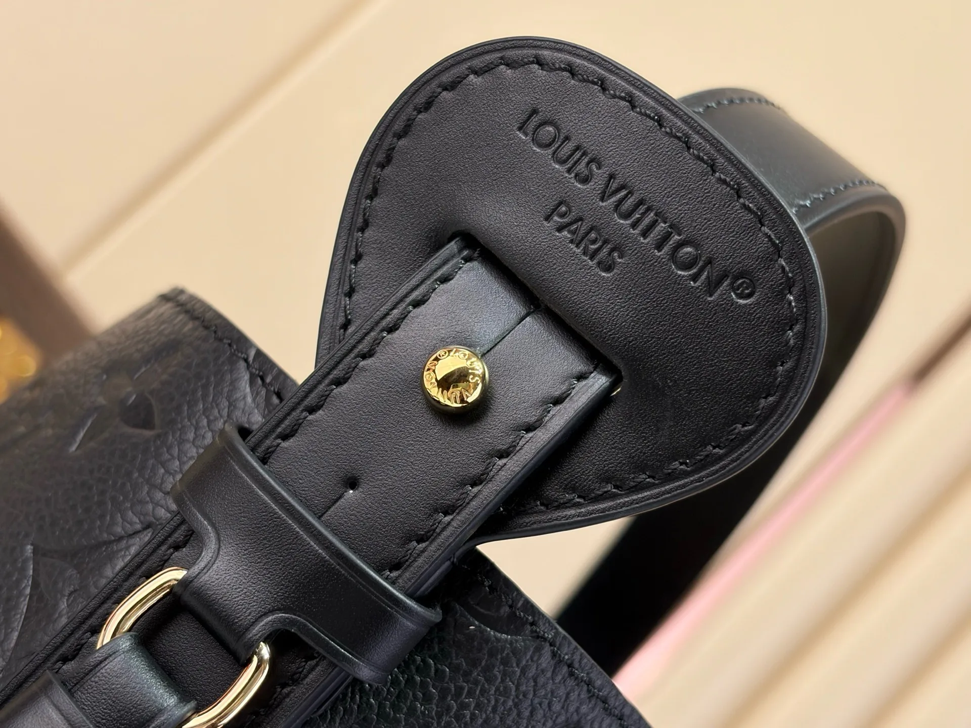 Классические Сумки Женские Louis Vuitton 17499364