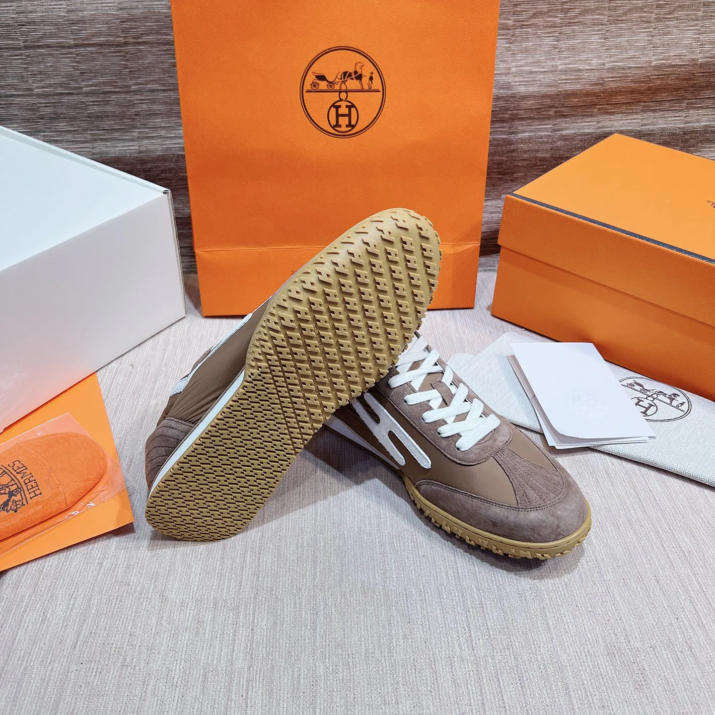 Кроссовки Женские Hermes 17749542
