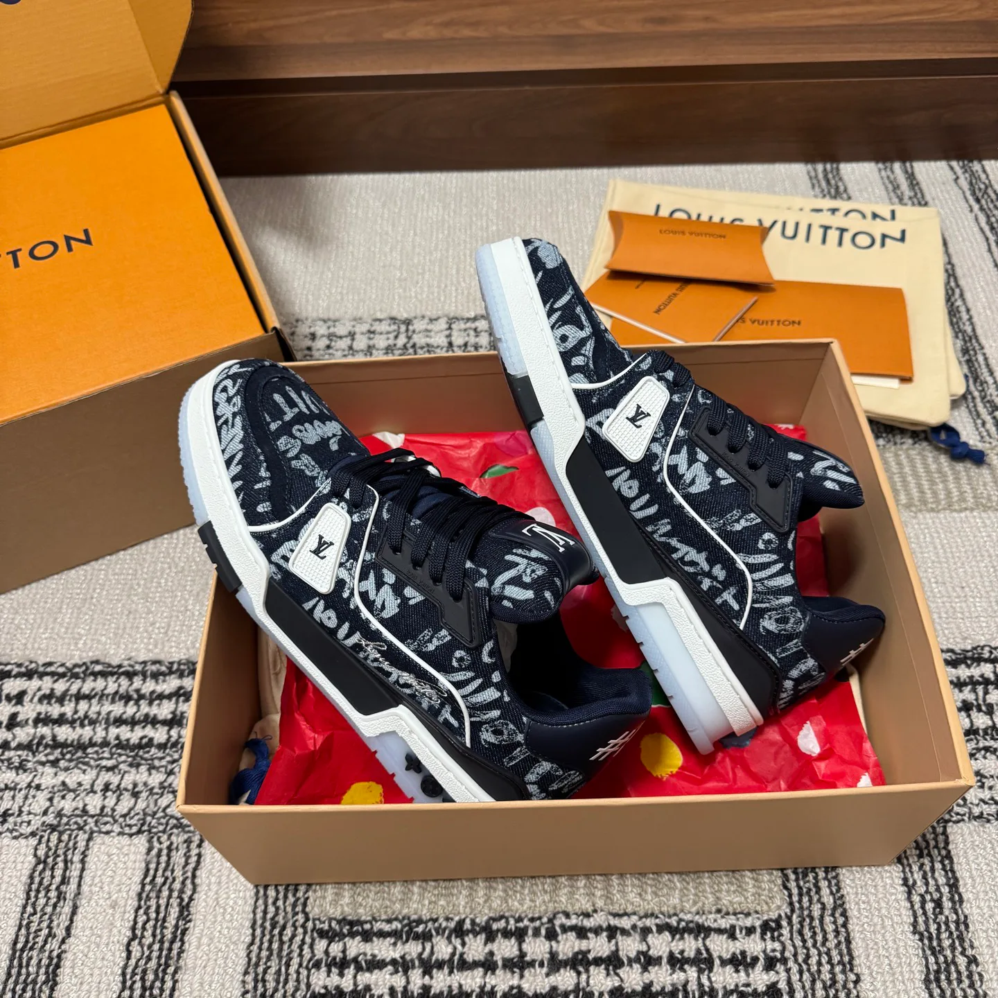 Кроссовки Женские Louis Vuitton 1546747