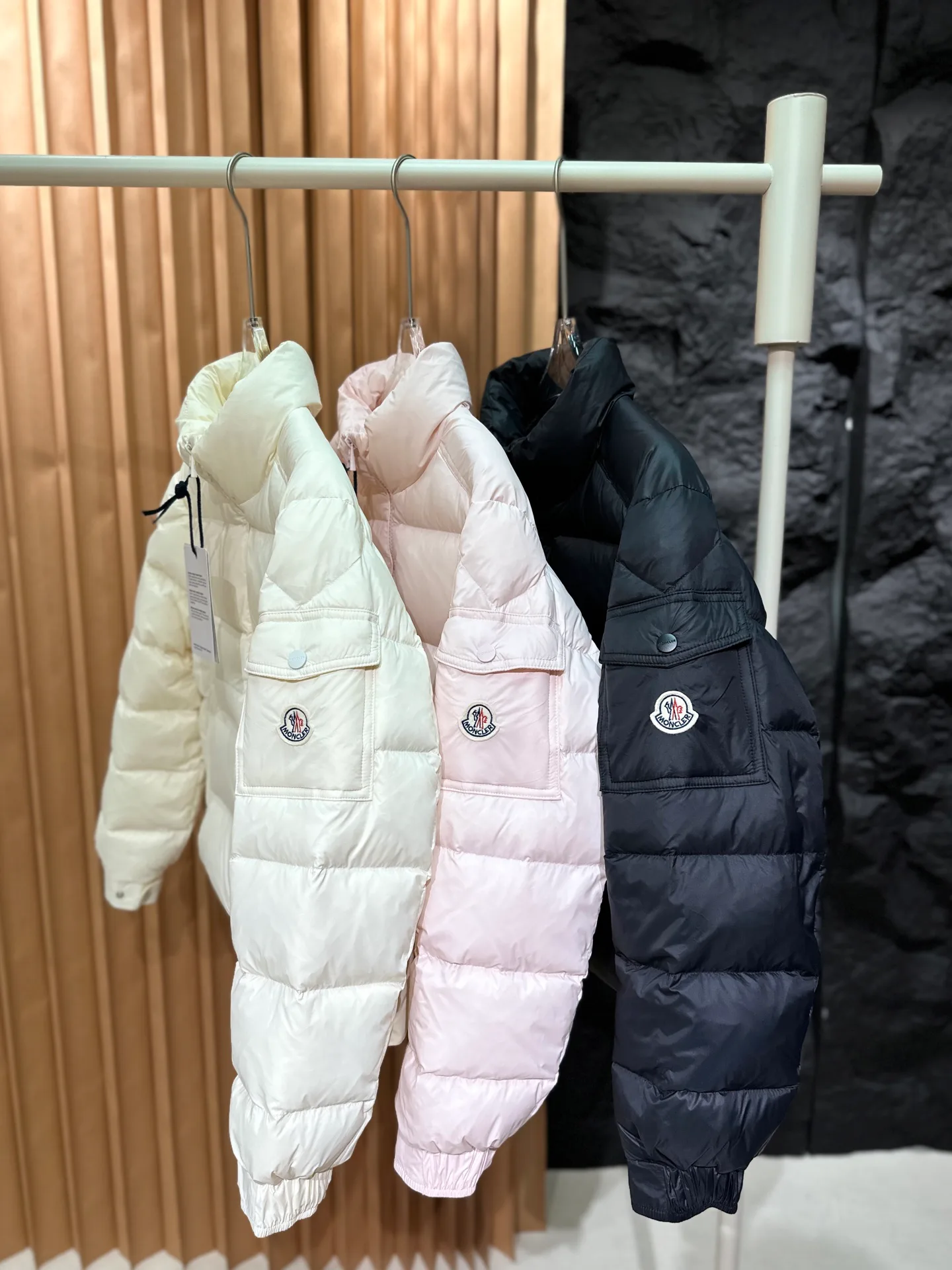 Куртки И Пуховики Женские Moncler 18779829