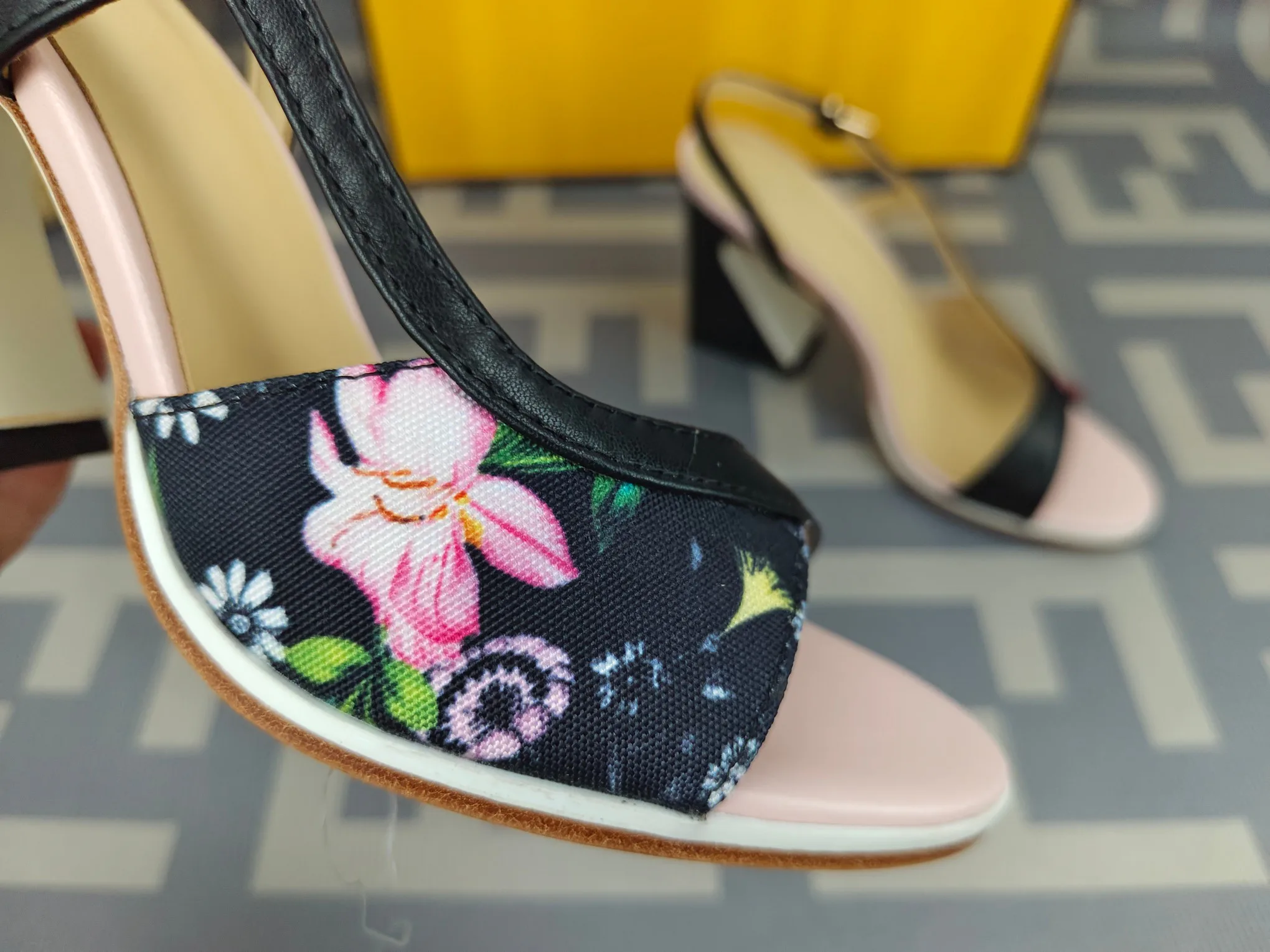 Туфли Женские Fendi 11776682