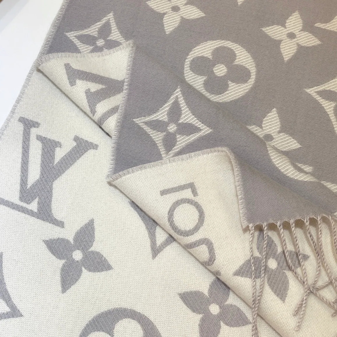 Шарфы Louis Vuitton 5858456